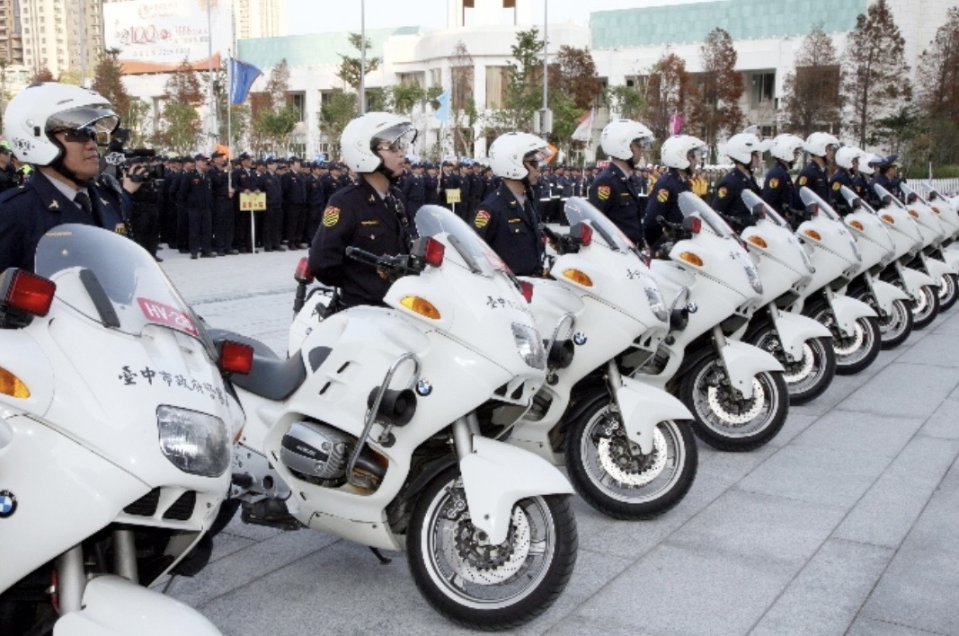 過去春安工作期間，最常見的是警力展示。（翻攝網路）