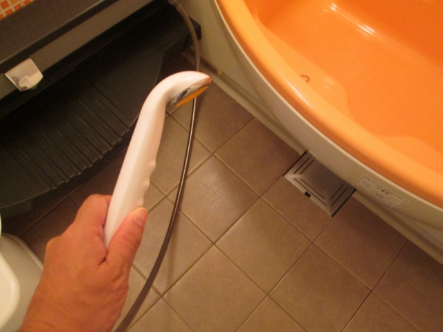 原PO第一次和女友洗澡，GG忍不住全程都有生理反應，沒想到女友發現後還覺得很可愛。（示意圖，photoAC）