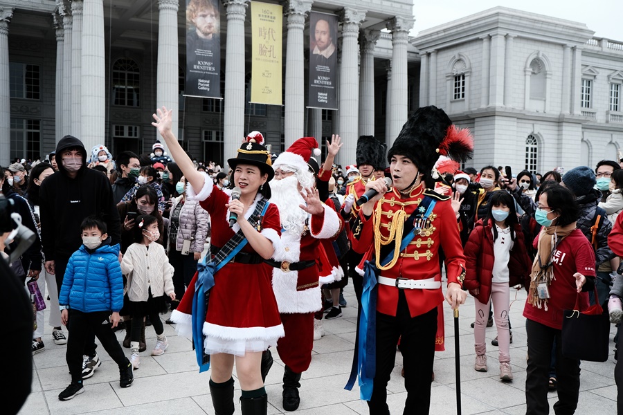 終於等到疫情趨緩，今年耶誕可以盡情喧鬧狂歡。