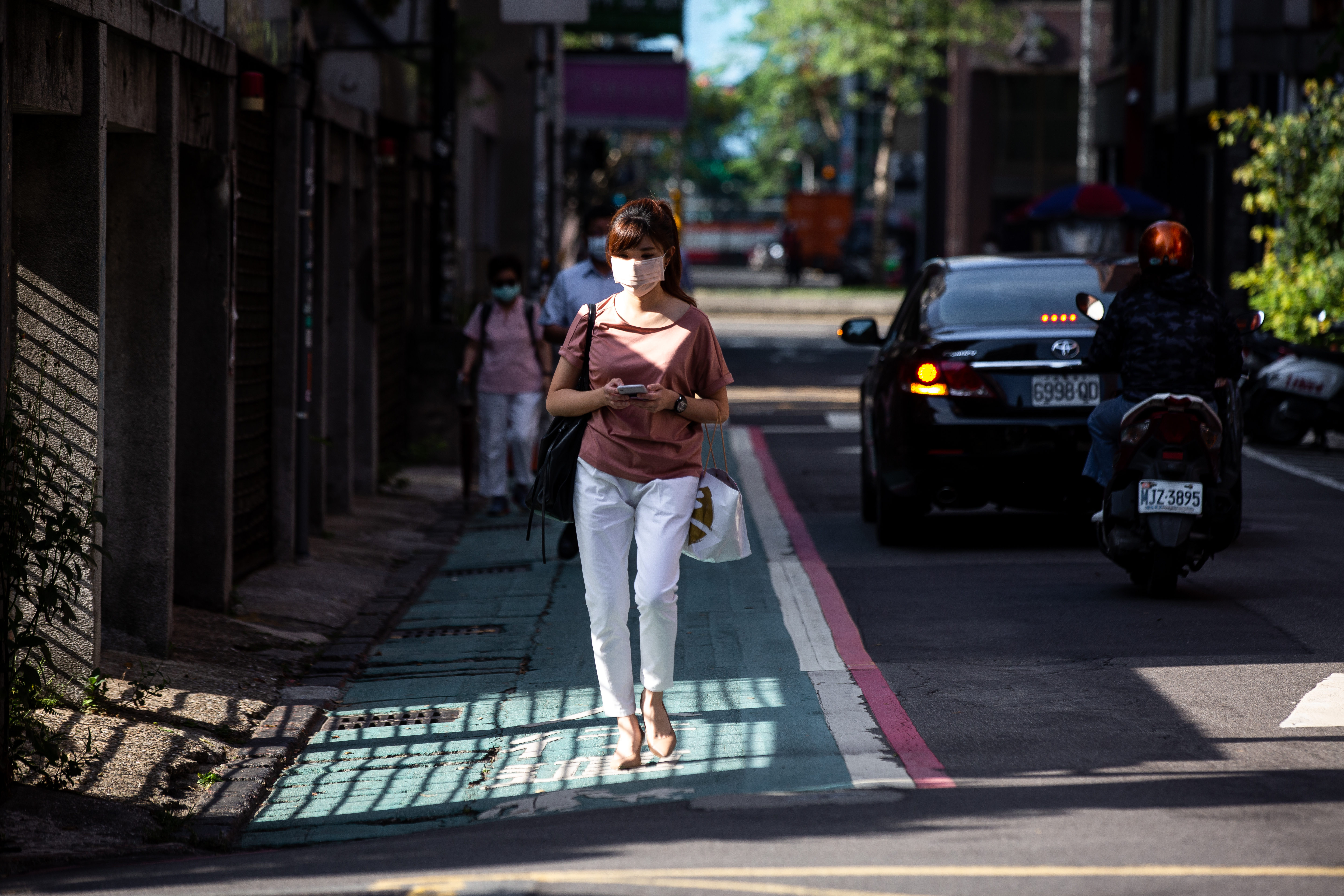 指揮中心今公布新增新冠肺炎例本土案例。（本刊資料照）