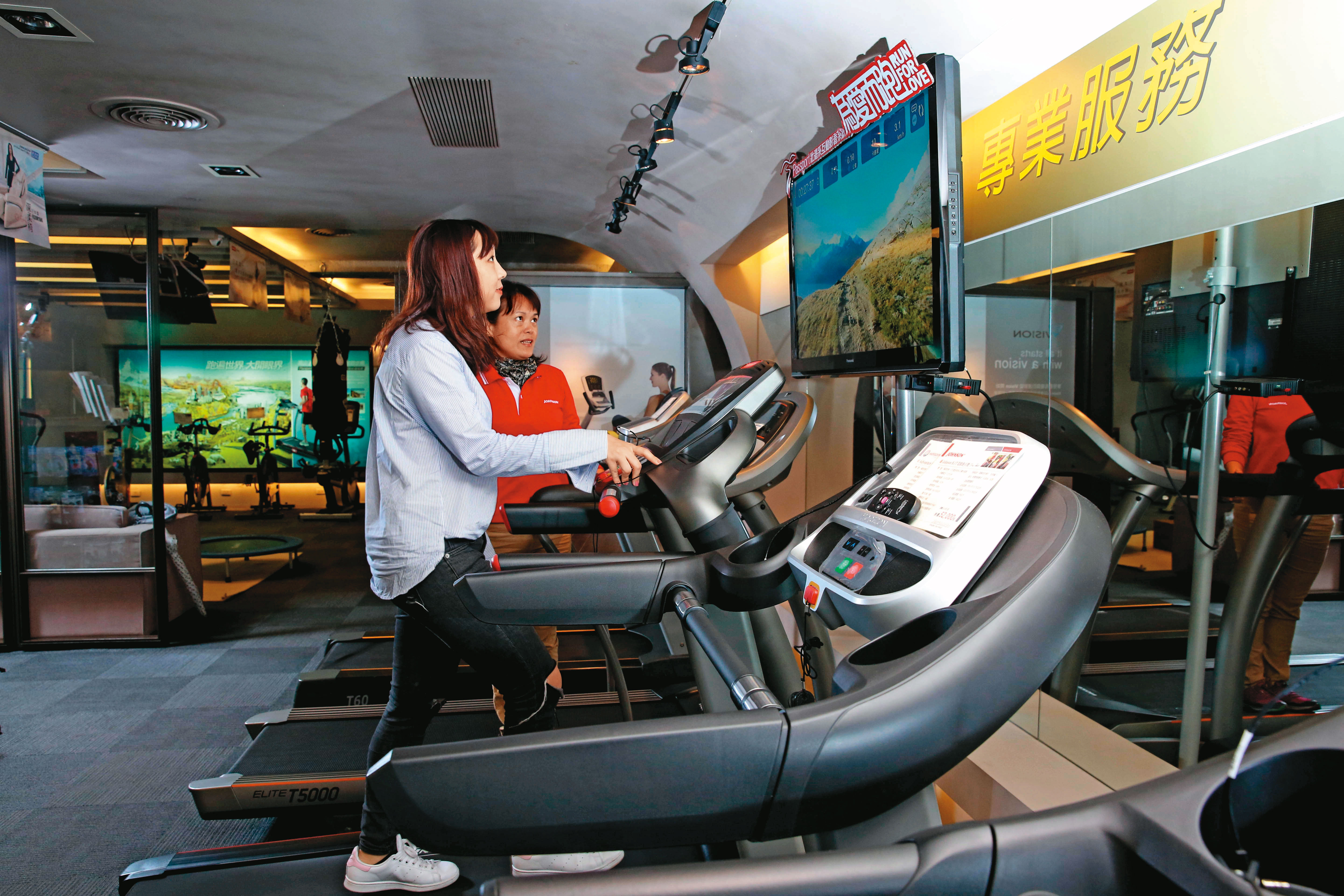 早在單車之前，家用健身器材就曾因解封買氣減緩，爆發庫存危機。