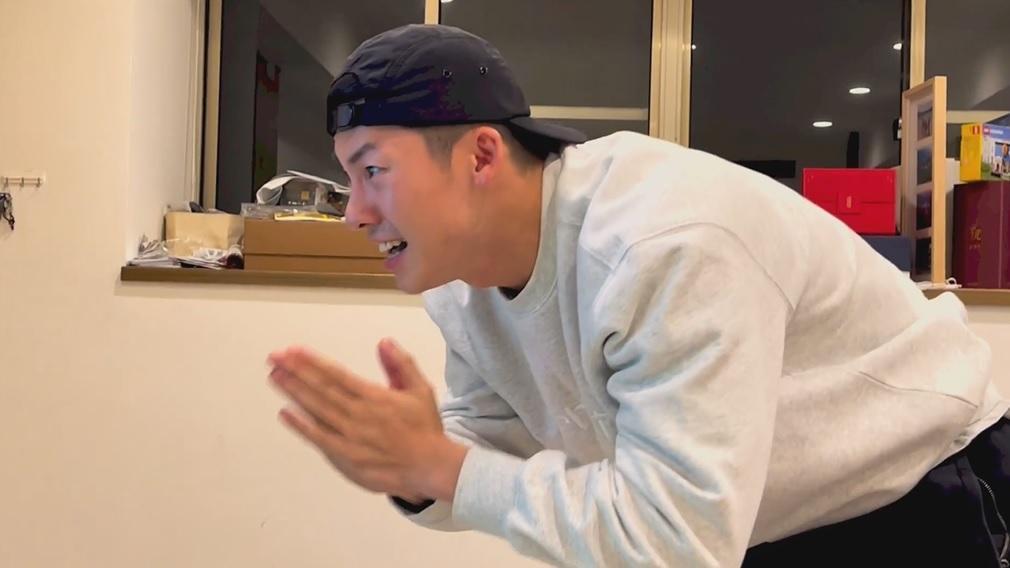 許光漢看世足決賽超級激動,畫面全被張軒睿記錄下來。(翻攝derekctor IG)