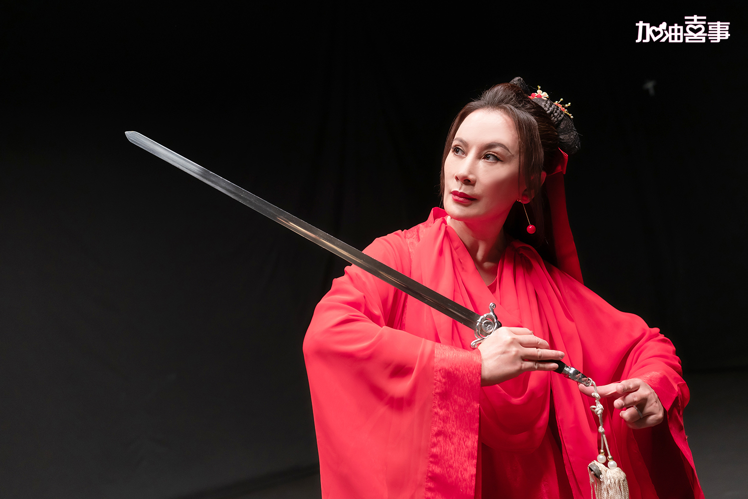 陳亞蘭難得穿上柔美女裝,直喊不習慣。(TVBS)