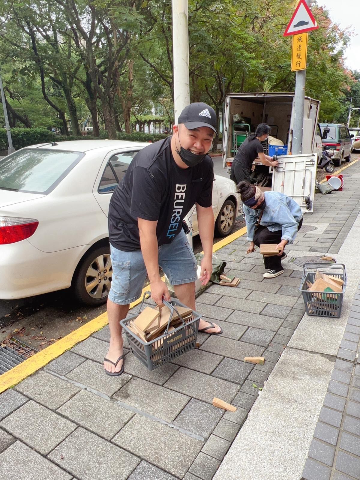林道遠充當《幸福宅一起》劇組工作人員。(藝起發光提供)