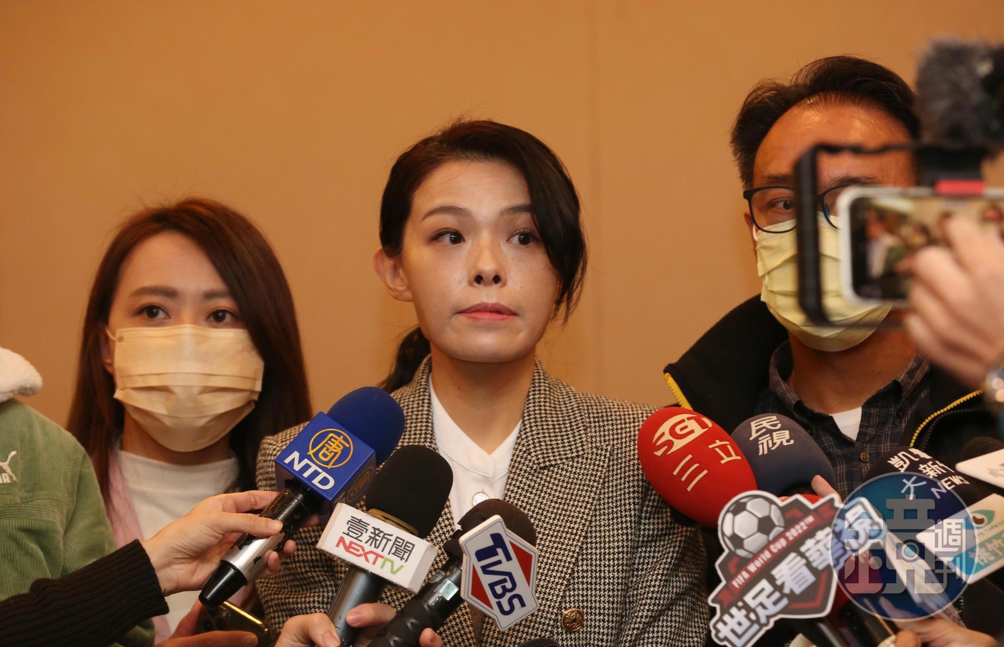 被問到上任後是否會先「揭弊」新竹棒球場,高虹安受訪表示,不能夠還未看到該案子就定義是「弊案」,應把缺失的部分先做檢討。