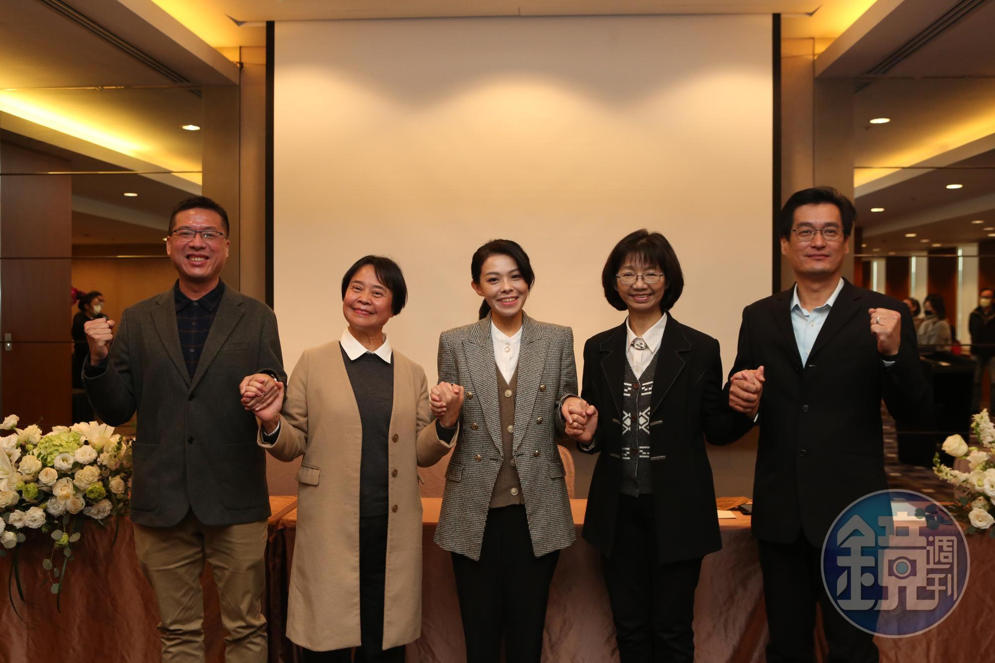 高虹安今天對外召開記者會,宣布首波小內閣人事名單。