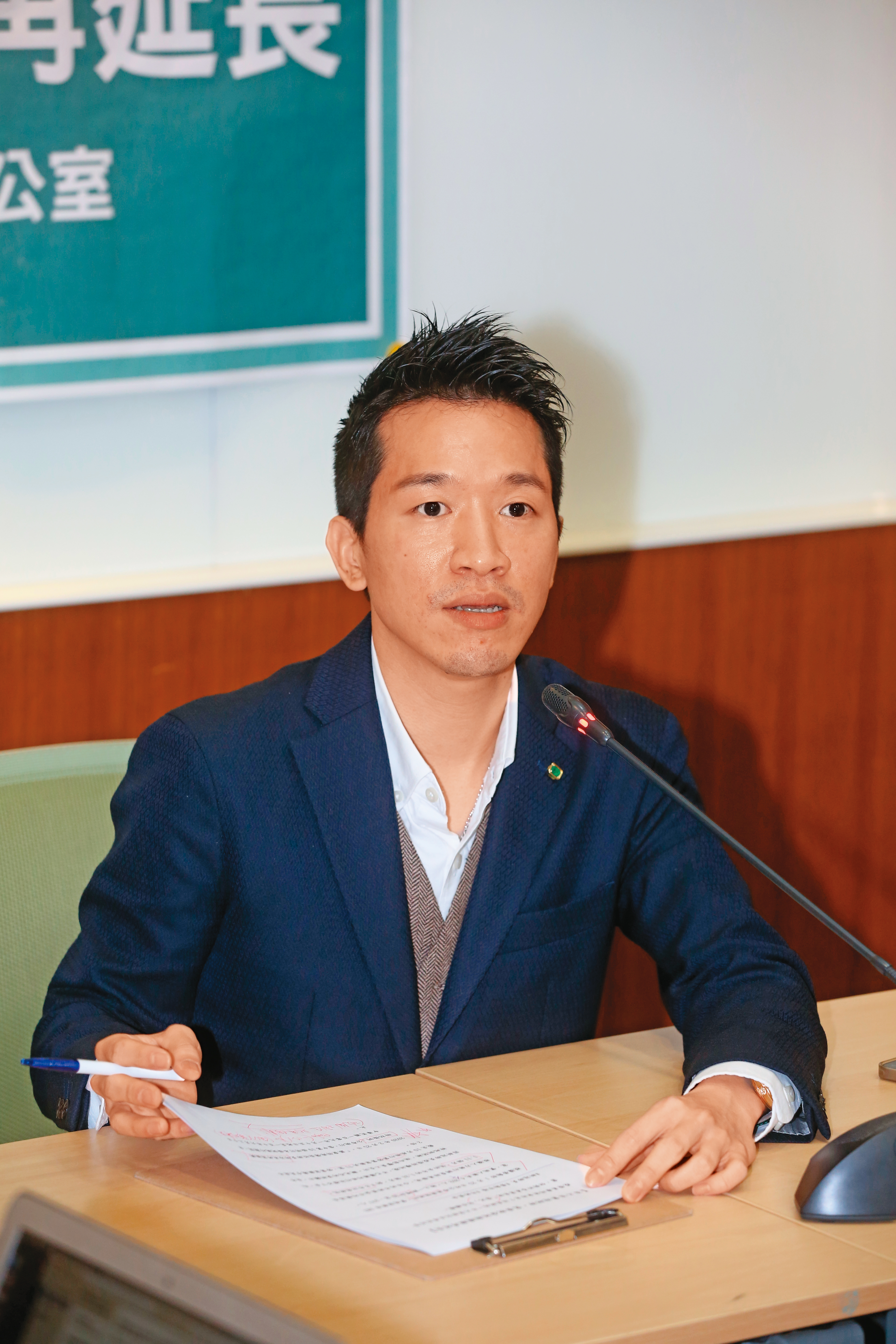 立委何志偉（圖）在選後開出檢討第一槍，英系也大動作回應，凸顯黨內矛盾仍未消解。