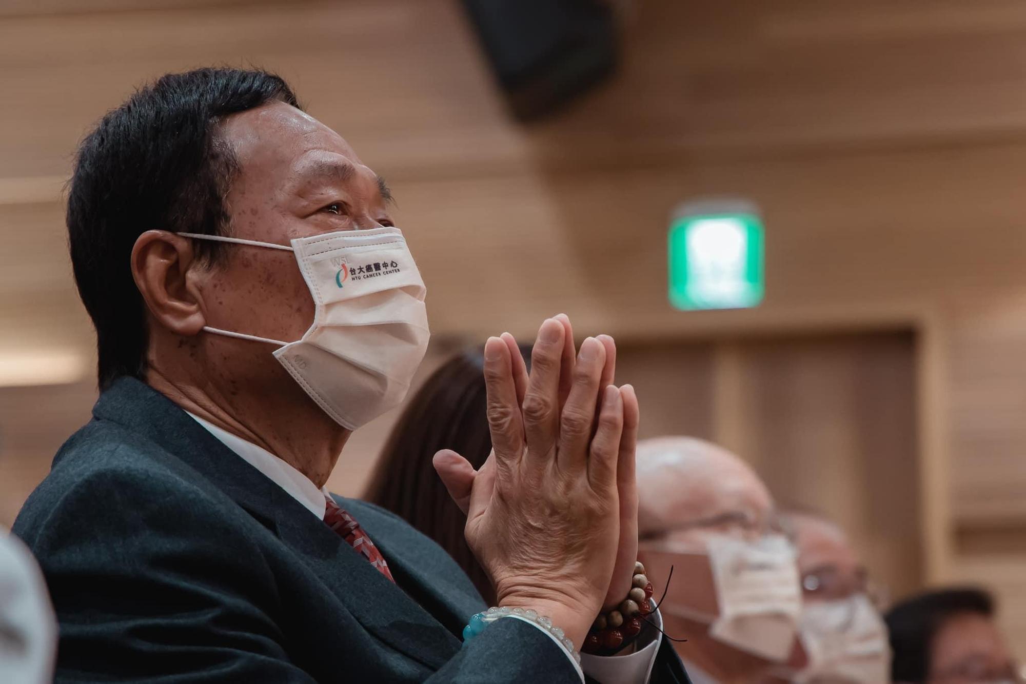 郭台銘感性哀悼前妻,也談及因罹癌過世的弟弟。(翻攝自郭台銘臉書)
