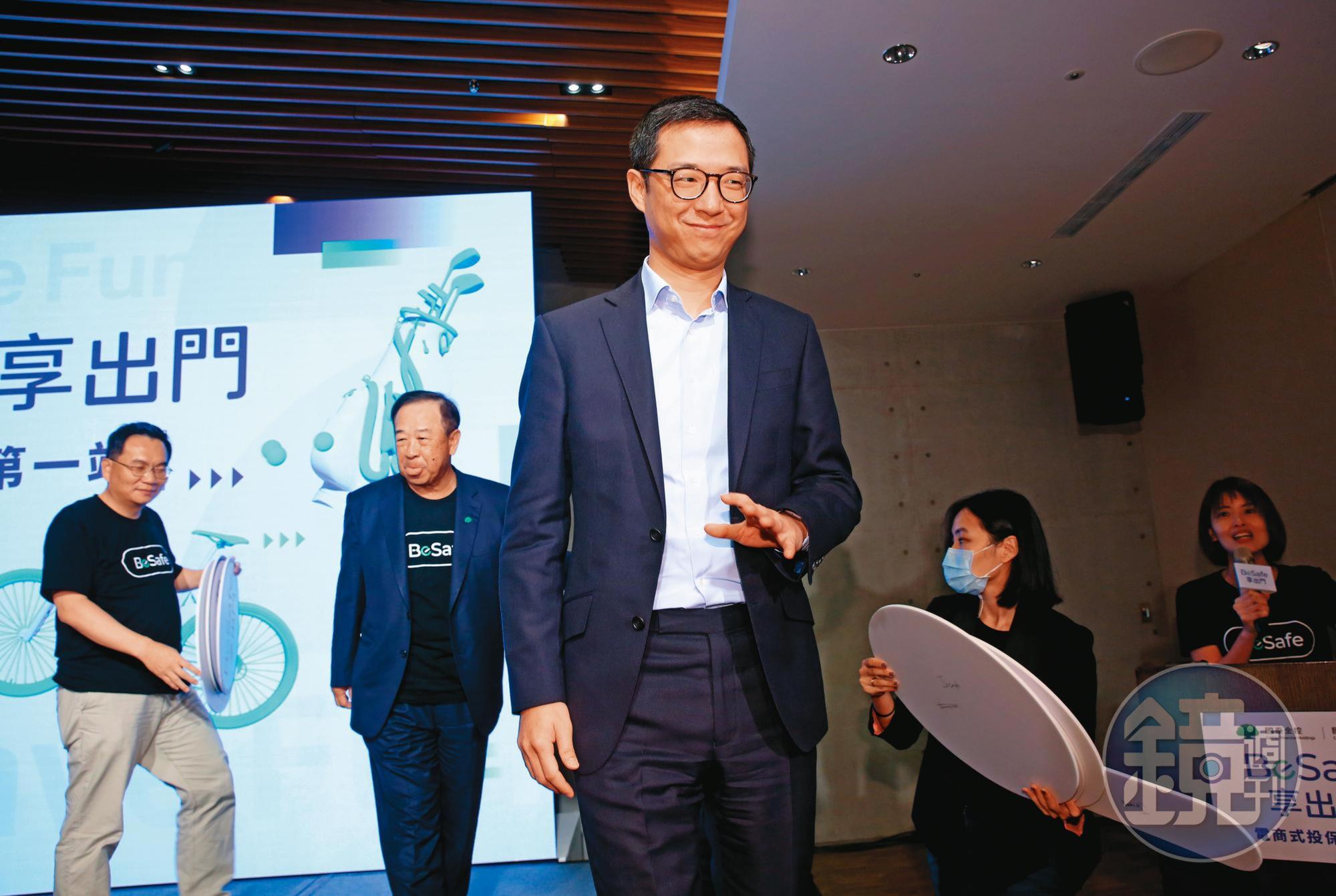 蔡宗翰是買下全家的幕後推手，不僅讓國泰集團流通事業版圖更加完整，也牽動金融業的競爭。