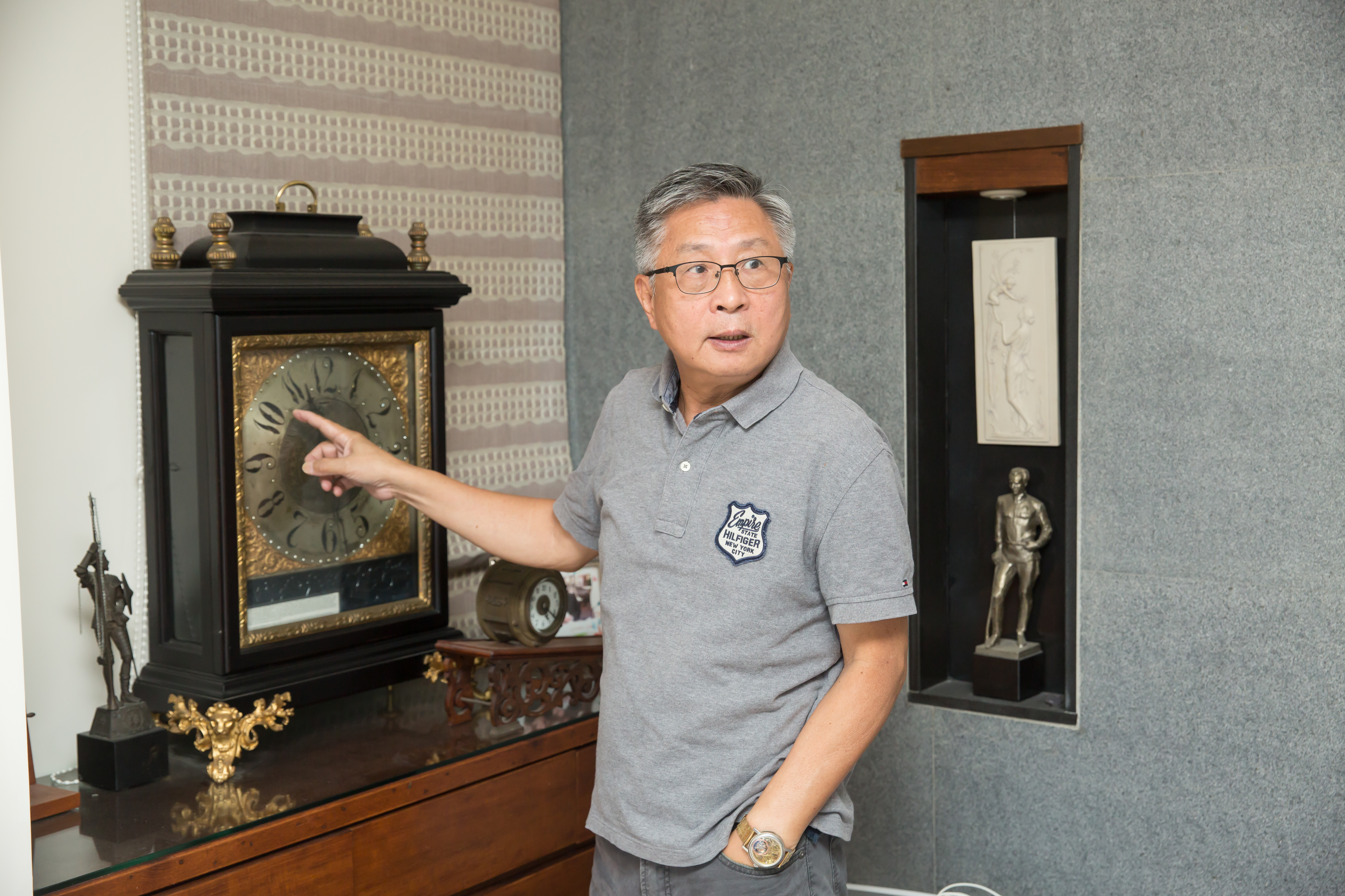 嘉裕西服前總經理江育誠認為，投資應簡單化，好好選擇，買一檔好股就夠。