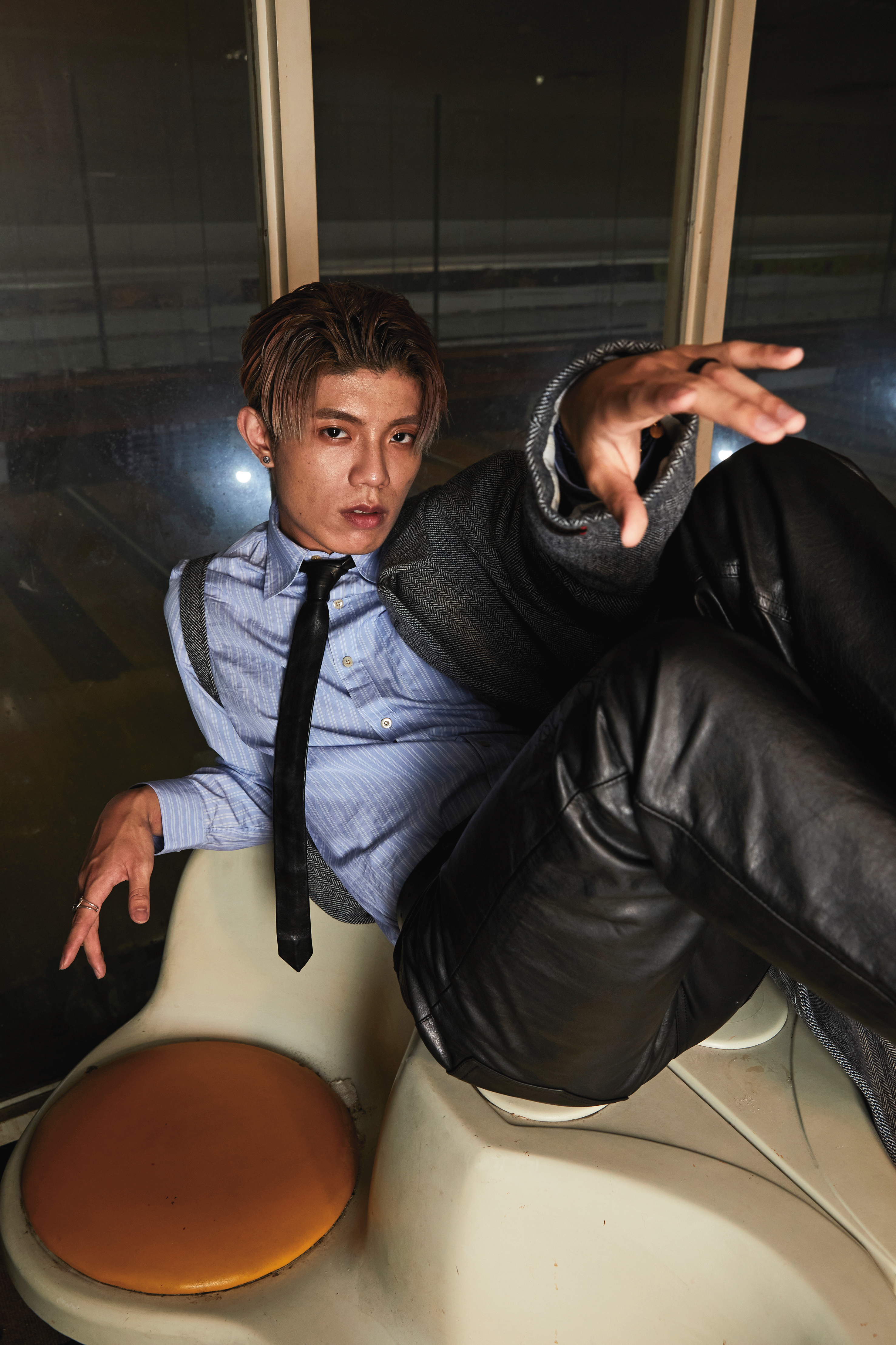 陳峻廷除了歌唱以外,對於演戲和主持也很有興趣和想法。(服裝提供:GUCCI)
