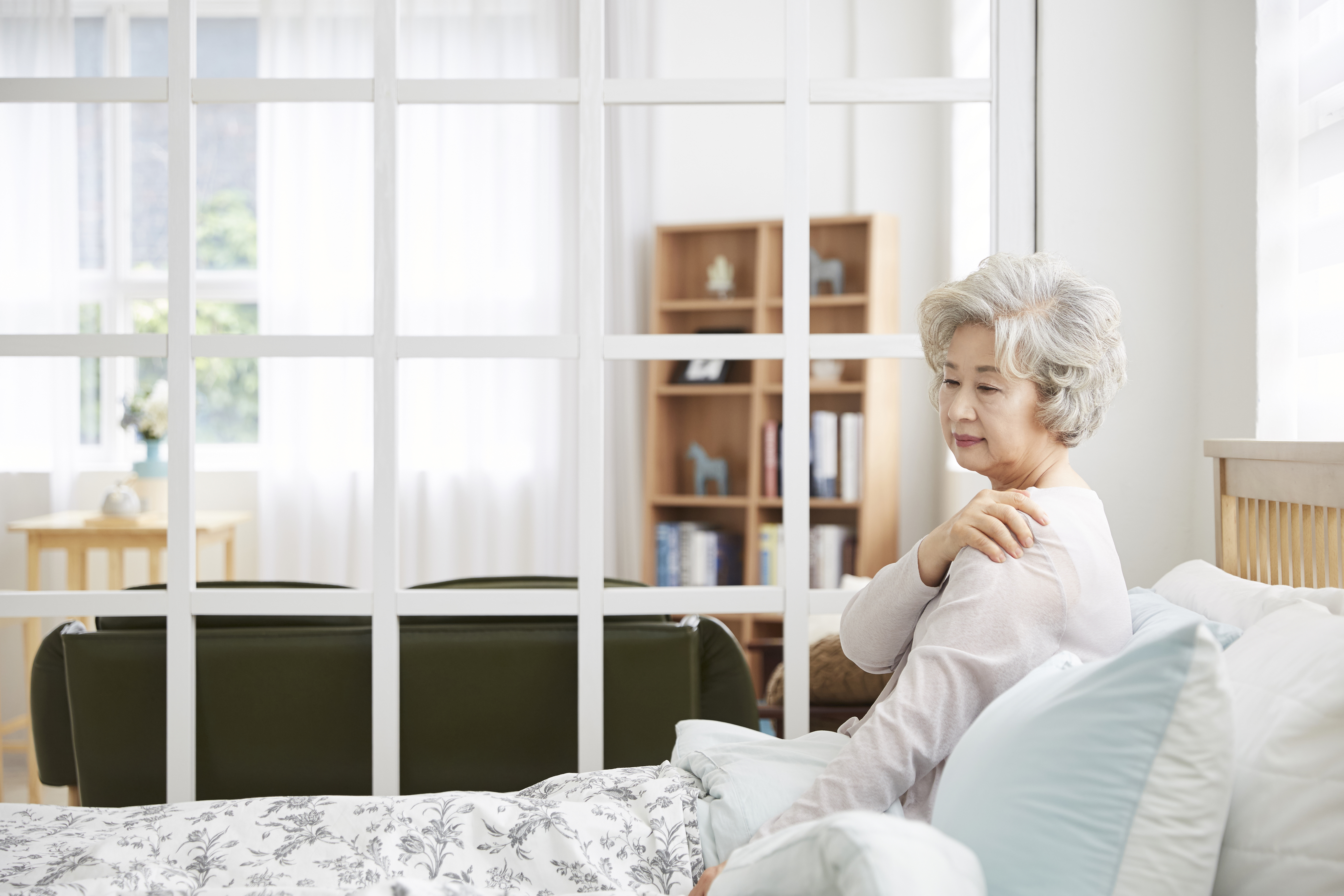 原PO的婆婆暗示要買按摩器，卻拿她和隔壁媳婦比較令原PO心寒。（示意圖，xframe）