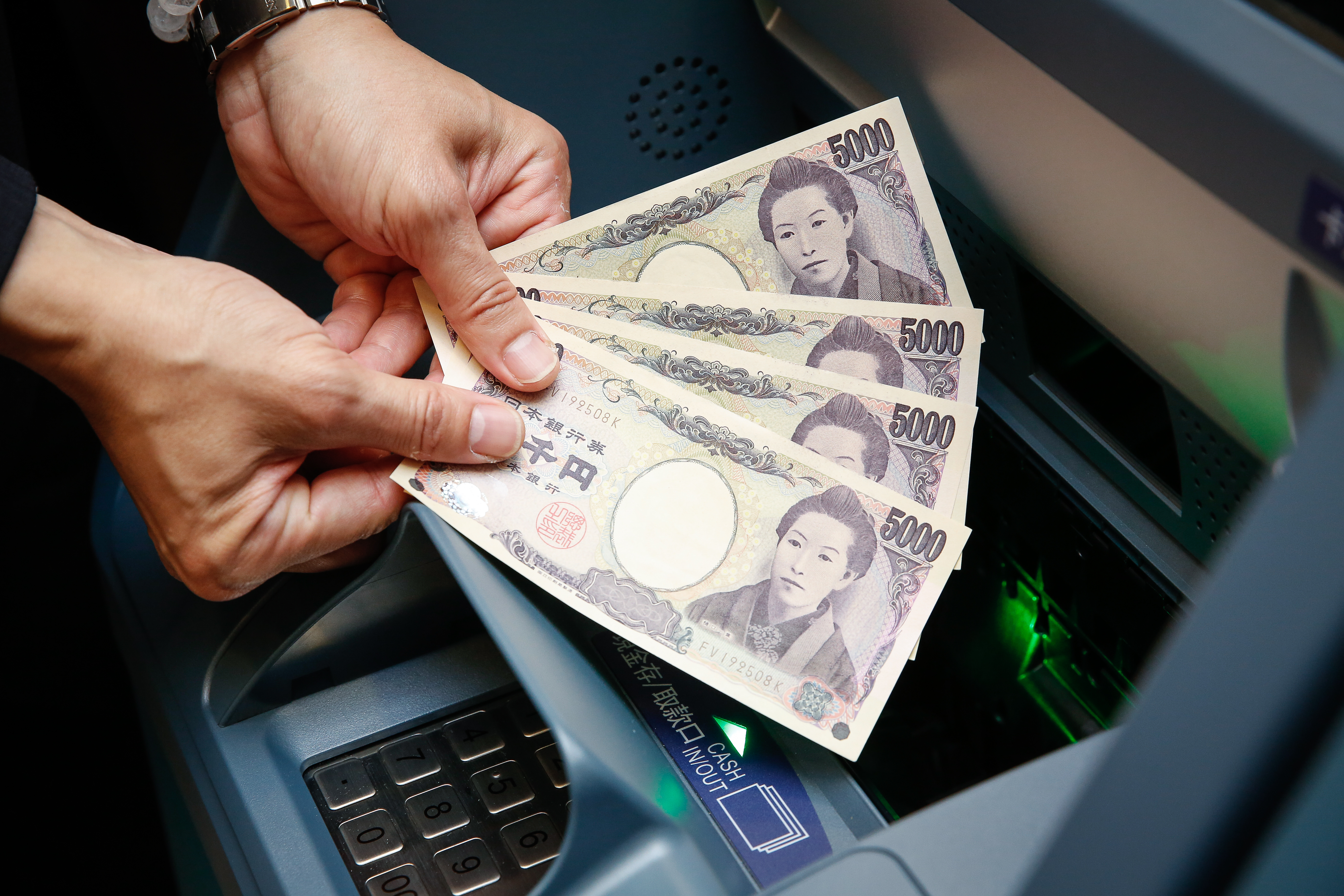 工具機、被動元件、汽車產業因主要競爭對手為日企，日圓升值相對受惠。