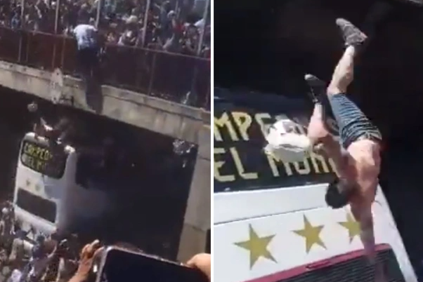 阿根廷歡慶梅西與球員歸國，球迷激動「跳橋」劫警車釀死亡悲劇。（翻自推特）