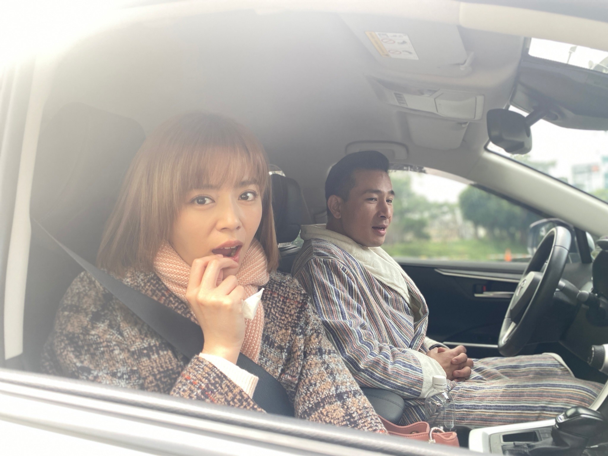 《市井豪門》王瞳跟傅子純8度的低溫到山區拍戲，相當敬業。（民視提供）