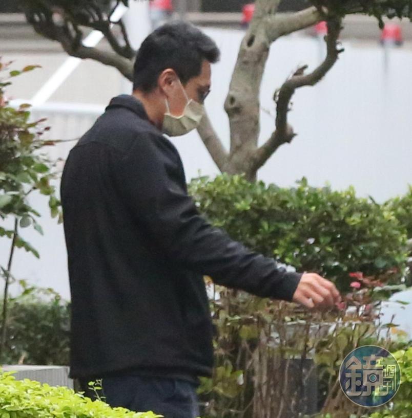 調查局北機站調查官今早密訊高虹安的前任、現任助理,圖為也遭傳訊的吳達偉。