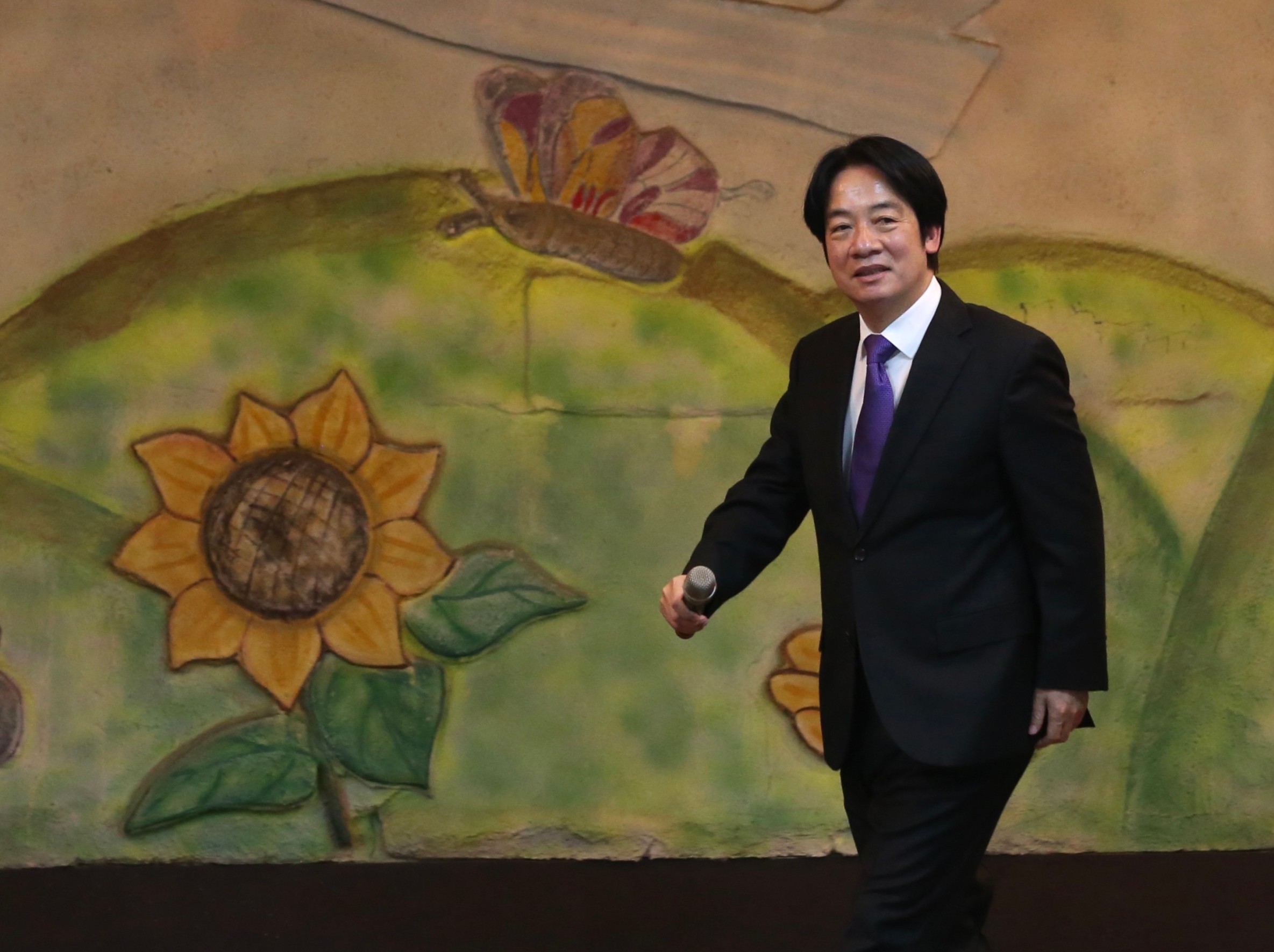 副總統賴清德參加民進黨主席補選，今晚在他的故鄉新北舉辦首場「向黨員報告」政見發表會。