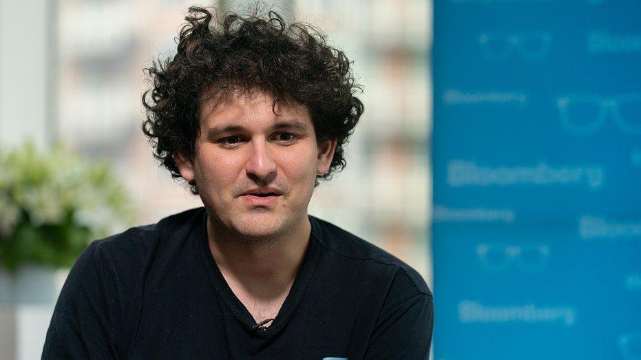 FTX創辦人佛里特被當局指控，犯下美國史上最大之一的金融詐欺案，將轉往美國關押。（翻攝自推特@Adorable_Todd）