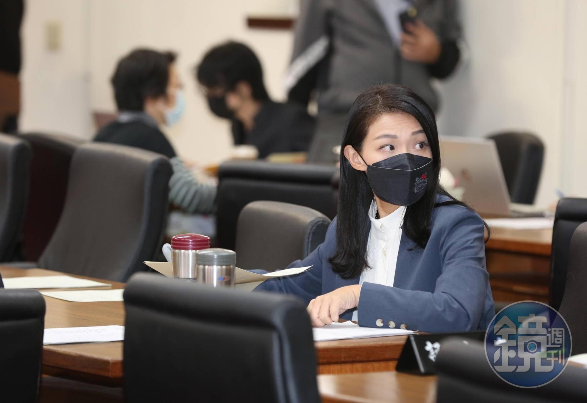 法界人士表示,高虹安吃便當的細節,根本沒有偵查不公開的問題。