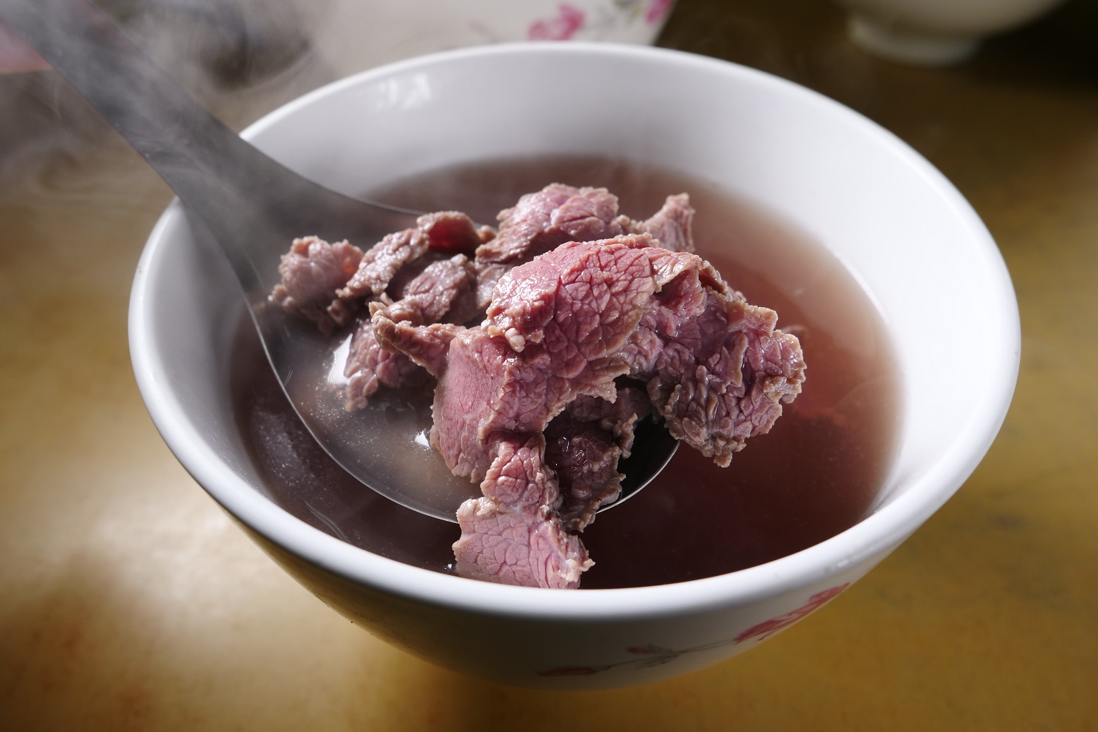 台南每間牛肉湯店都有愛用的辣椒醬。