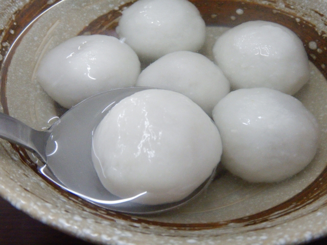 今天（22日）是冬至，家家戶戶都會吃湯圓應景。（示意圖，photoAC）