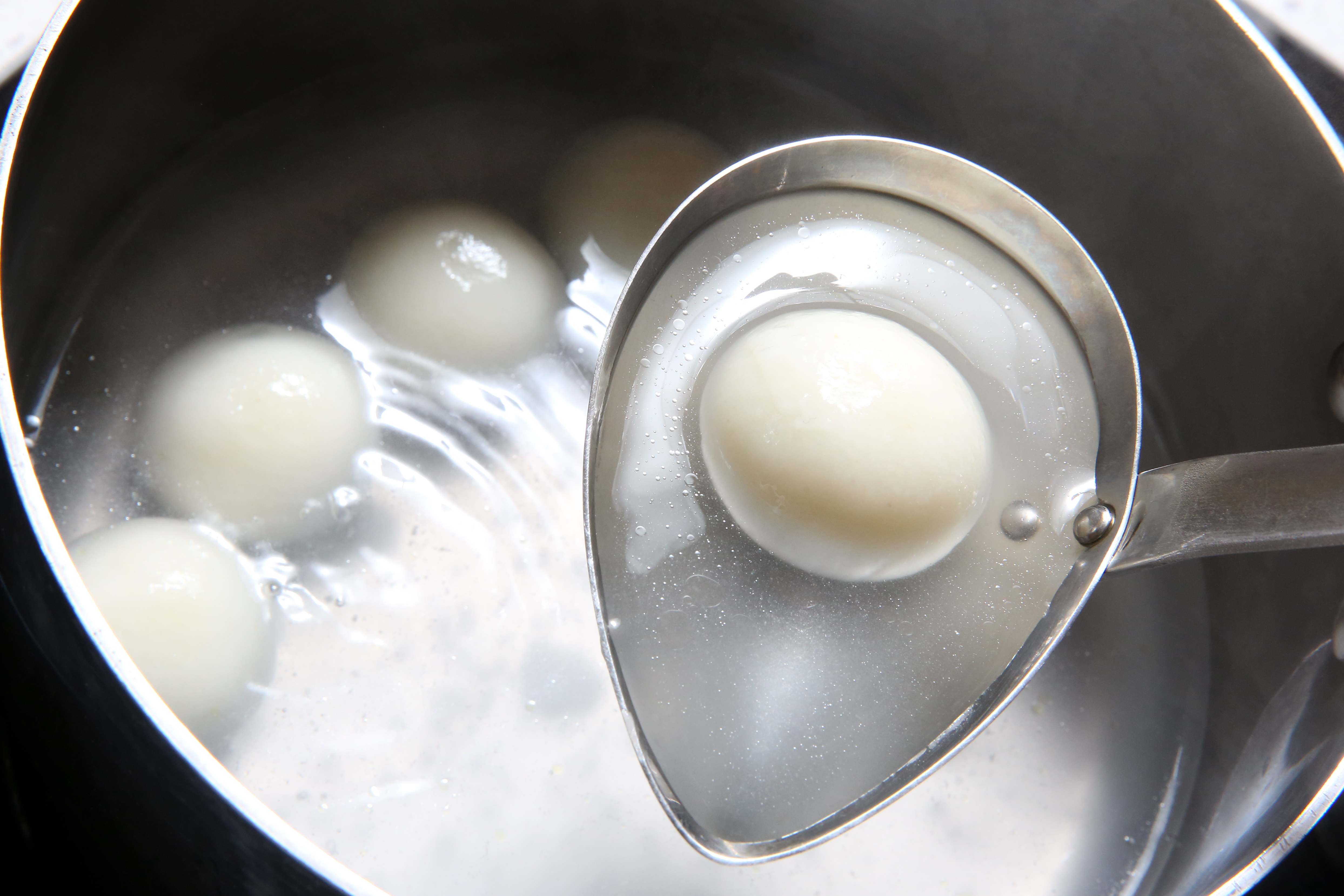 冬至吃湯圓，小心吃得人圓圓，營養師高敏敏教大家健康吃法不爆卡。（示意圖，本刊資料照）