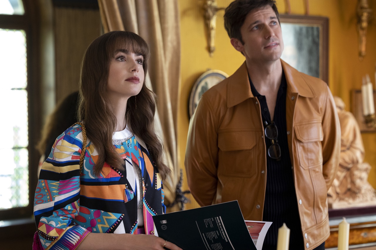 艾蜜莉與天菜大廚加百列的關係從情人到朋友，是否能從朋友再變成情人？（Netflix提供）