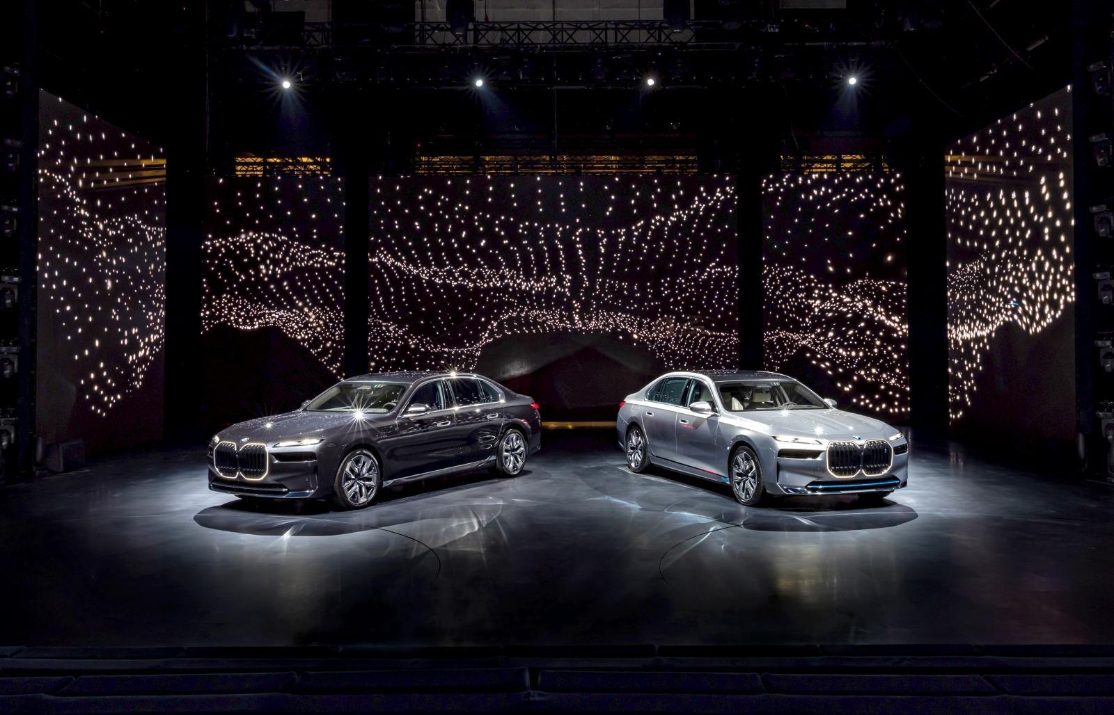全新世代BMW 7系列預計將導入735i Luxury、740i Luxury、740i Excellence、i7 xDrive60 Luxury與i7 xDrive60 Excellence,建議售價為新台幣488萬元起。