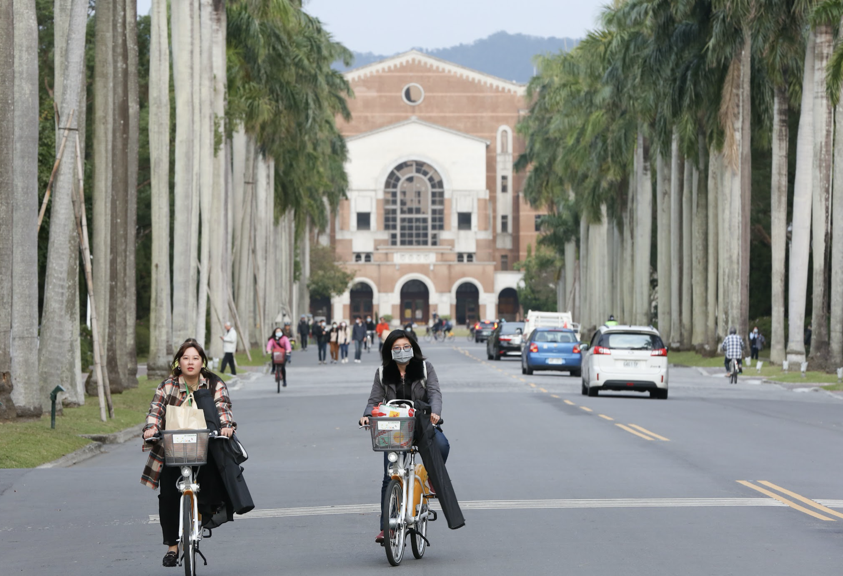 近期傳出台大國發所碩士在職專班及博士班將暫停對外招生。（資料照）