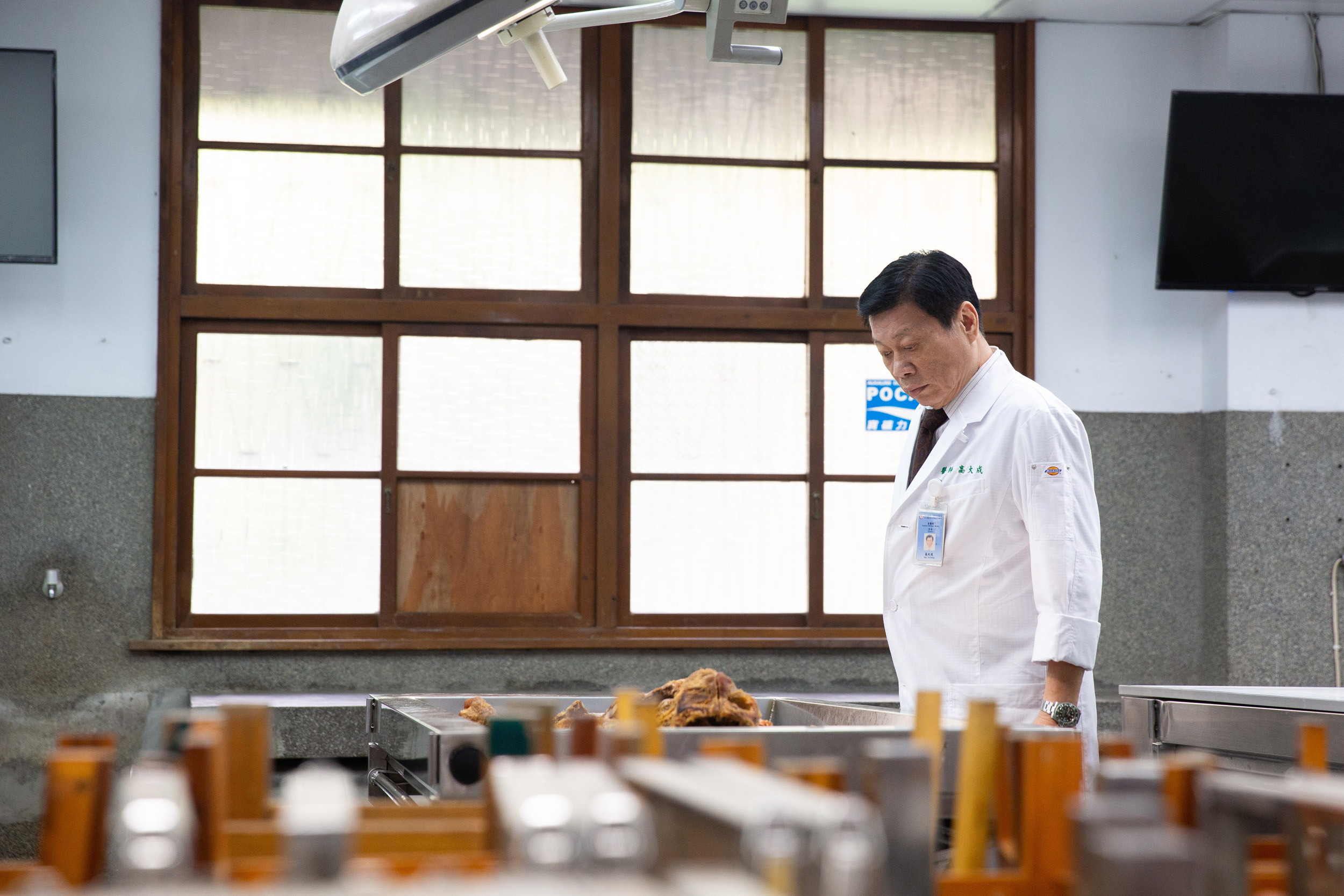 高大成擔任法醫逾30年，解剖、勘驗過上萬具屍體。