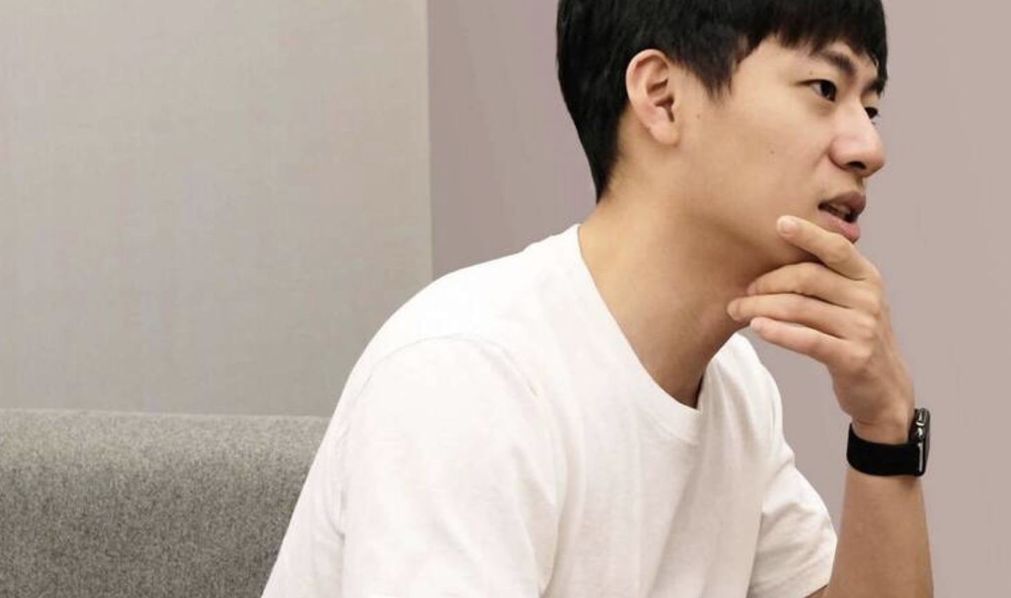 Steaker數位資產管理平台創辦人暨執行長黃偉軒被裁定羈押禁見。(翻攝Steaker官網)