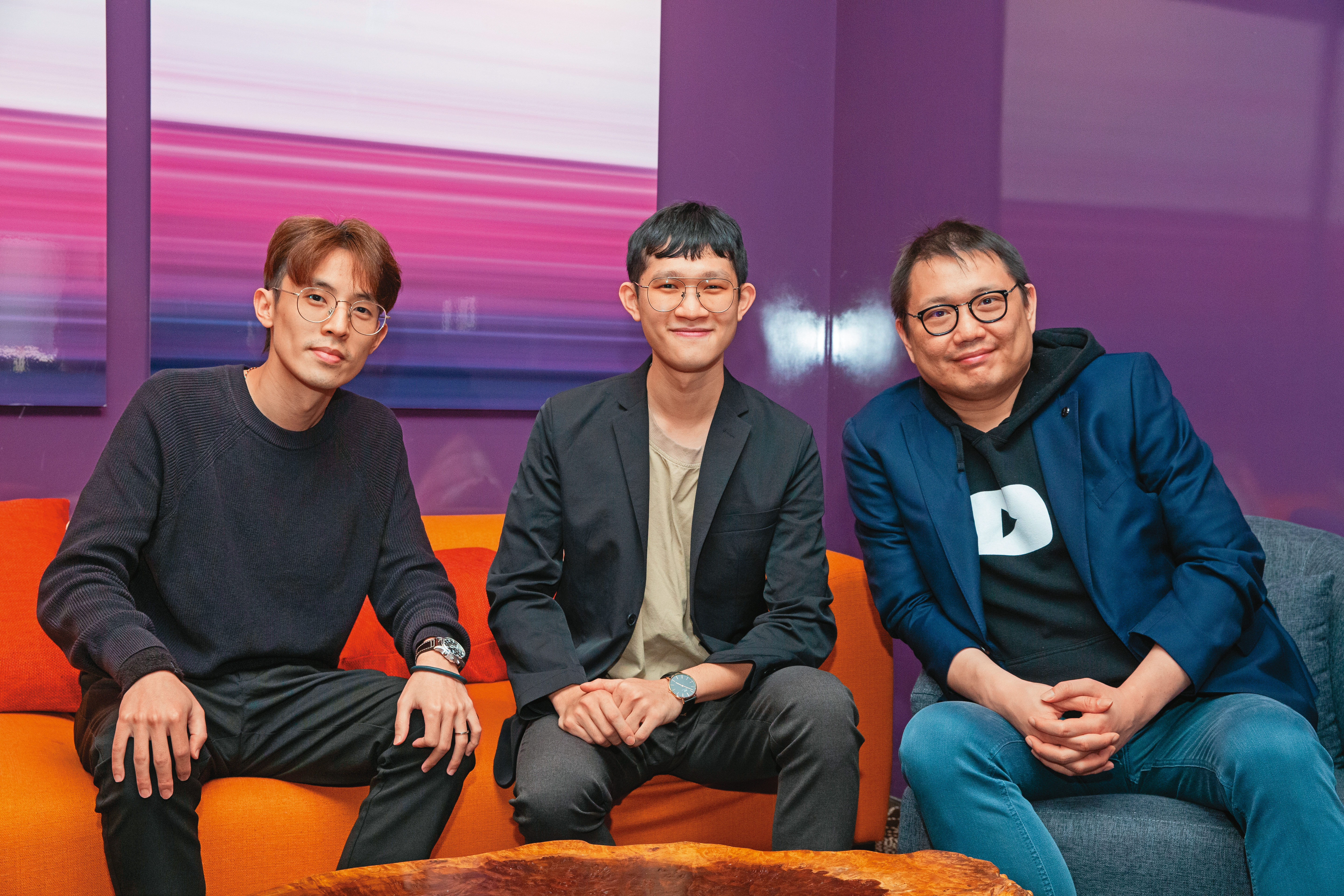Google媒合宇峻奧汀與獨立遊戲工作室「自遊再升」合作,左起為宇峻奧汀營運處處長陳以穎、自遊再升執行長鍾孟達、Google台灣業務副總經理蔡逸民。