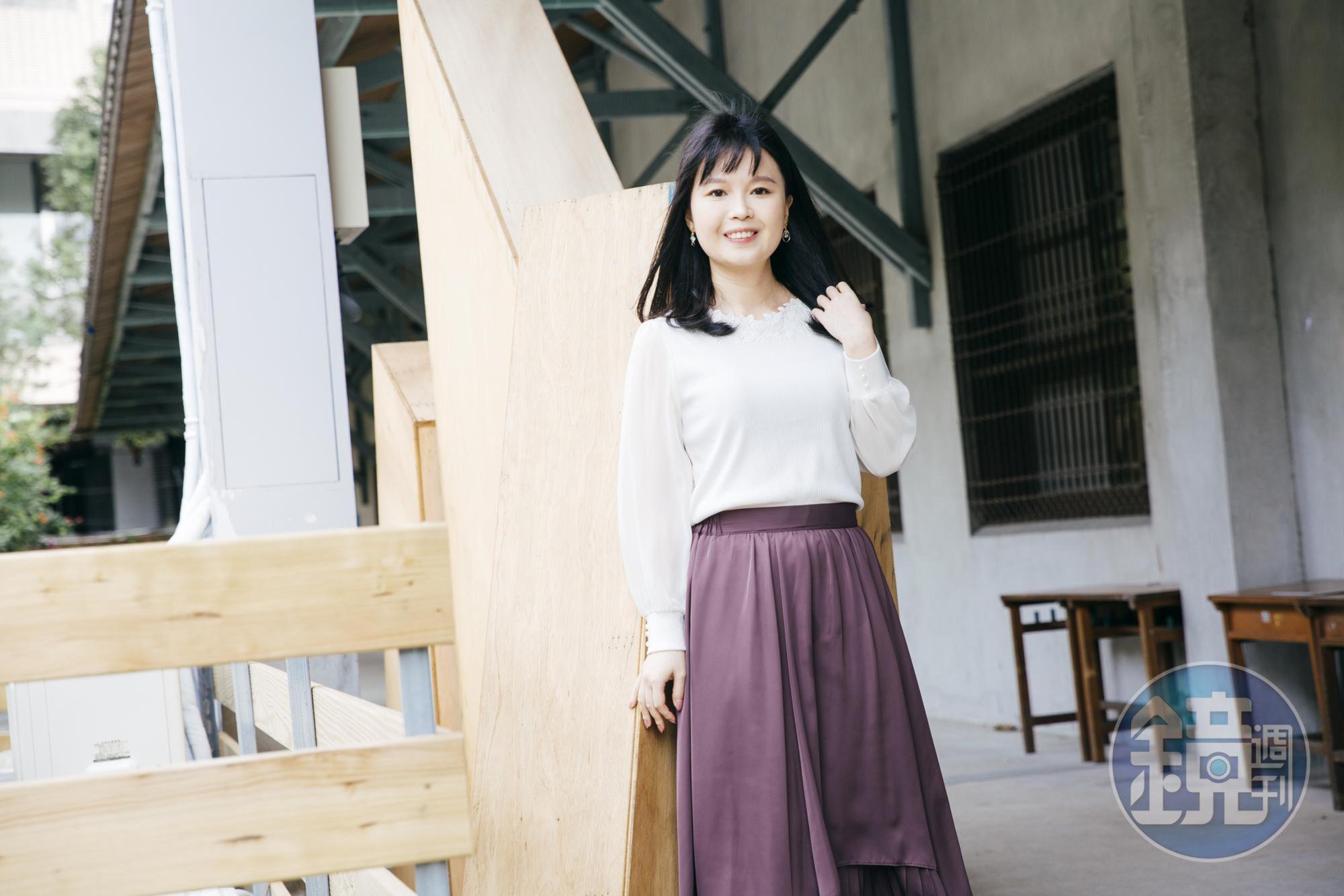 作家值言為希萌旗下多個IP創作衍生小說，也替遊戲、漫畫編劇。