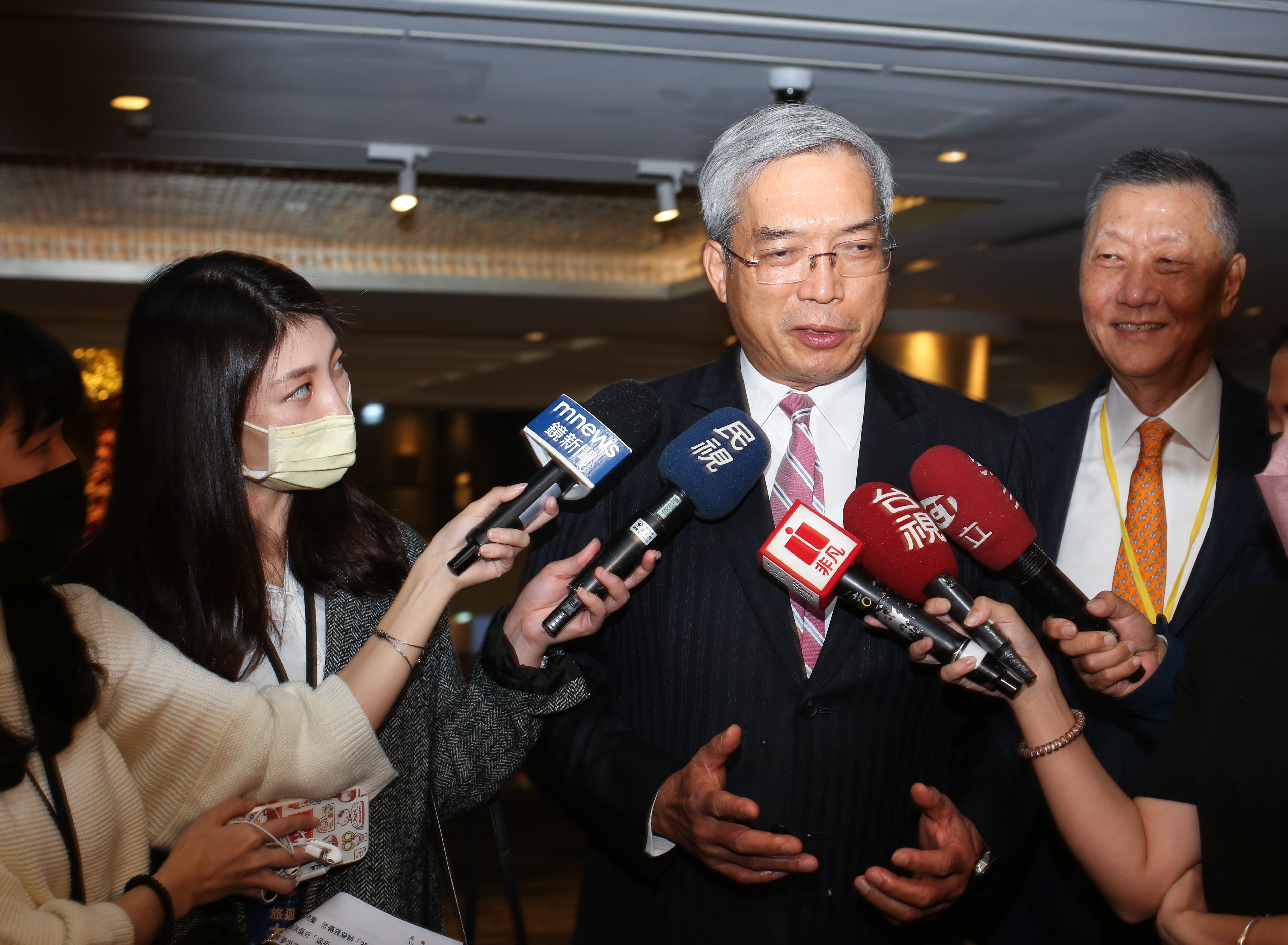 謝金河昨夜po文表示，從現在開始，全球經濟都會籠罩在一片壞消息中，「大家聽到的都是雪落下的聲音！」（本刊資料照）