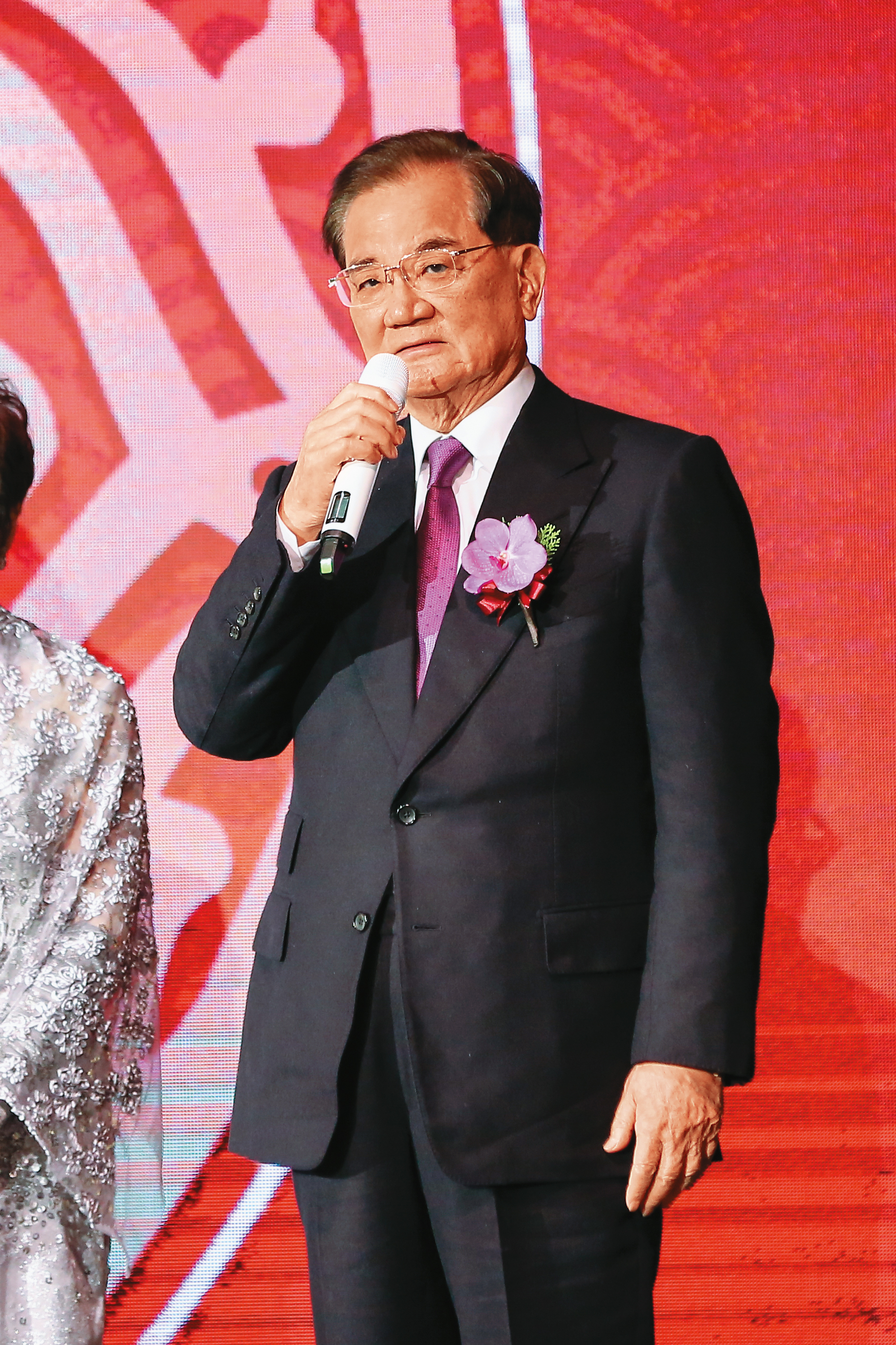 連戰名號遭詐騙集團用來向被害人宣稱有「國民黨民族基金」，已證明全是騙局。