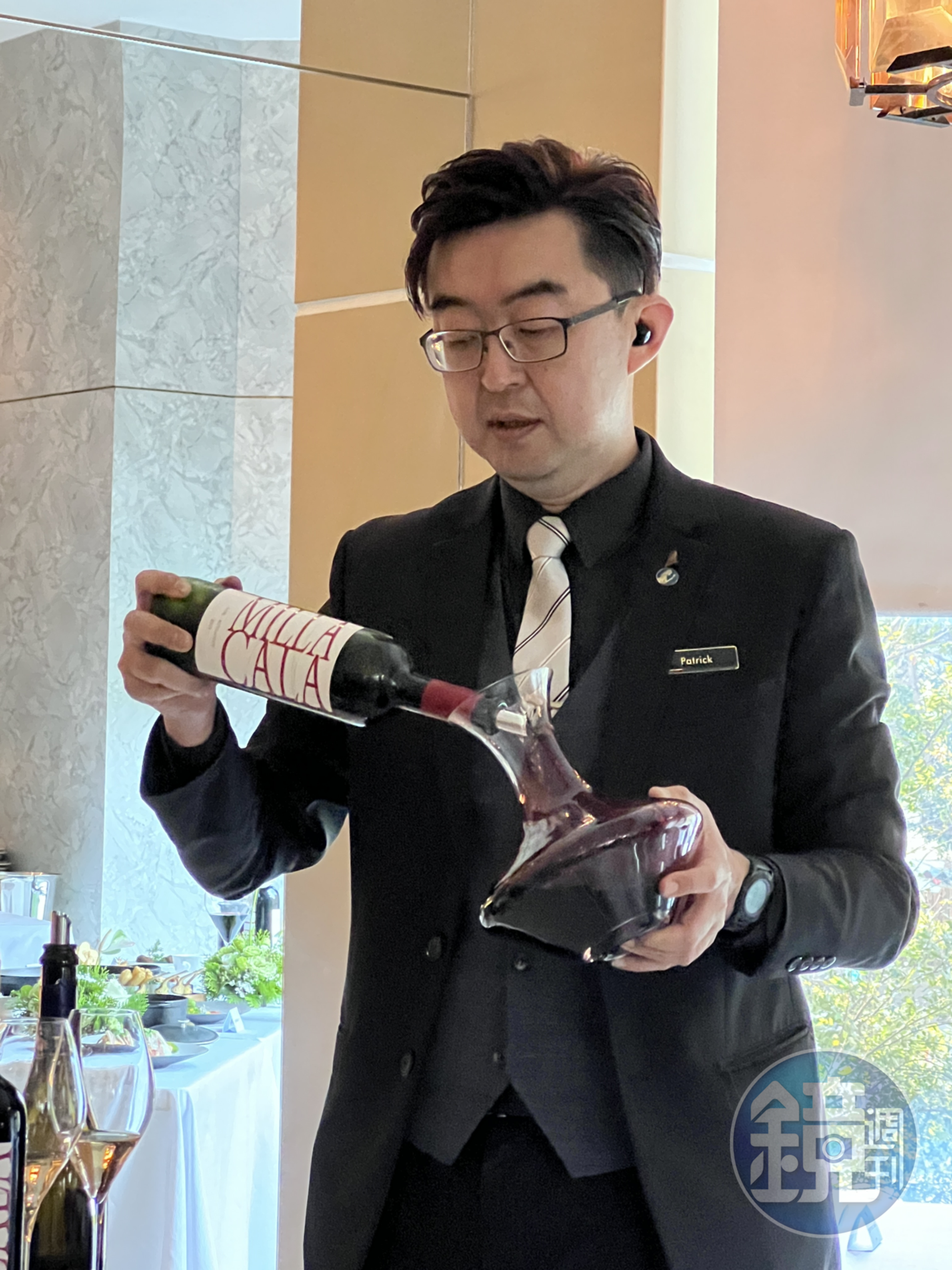 用餐搭配侍酒師對酒莊深入淺出的介紹,還能補充紅白酒的冷知識。