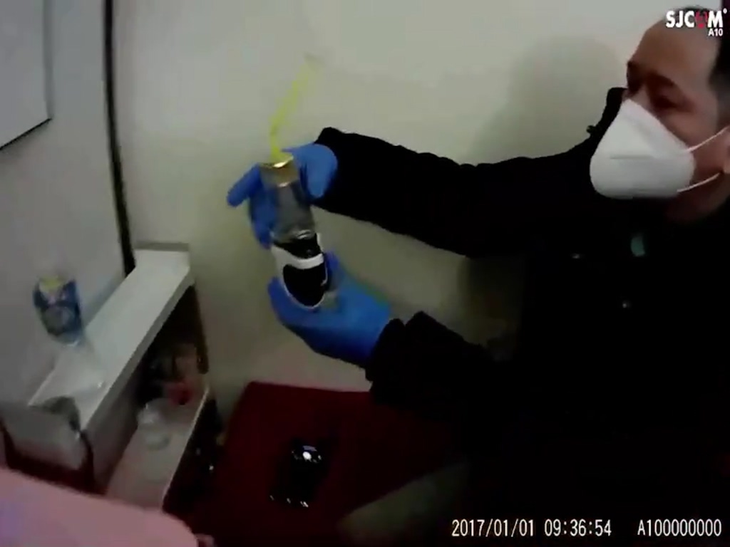 警方搜出毒品吸食器。（警方提供）