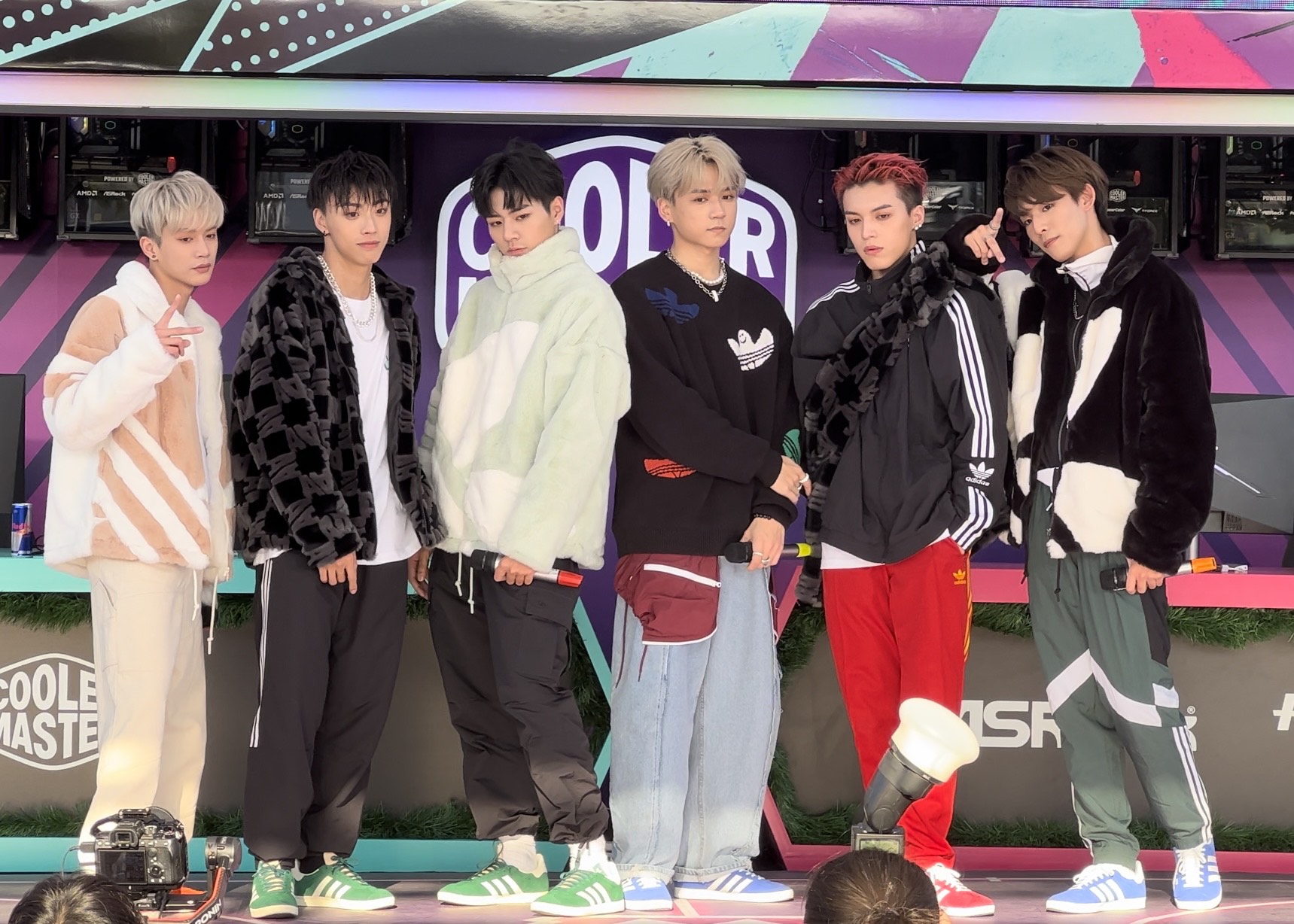 Ozone接連兩天在台南、高雄受邀演出，跟大家歡度佳節。