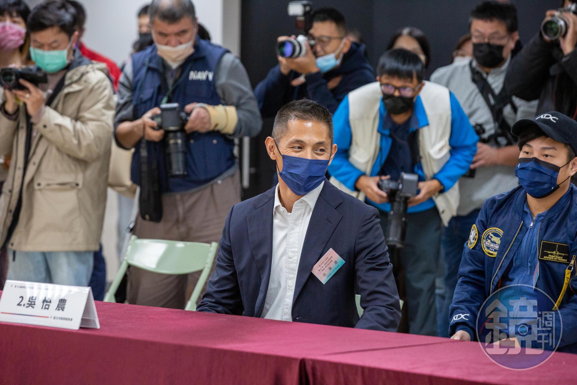 吳怡農多次表示要盡力把王鴻薇「留在議會」。（本刊資料照）