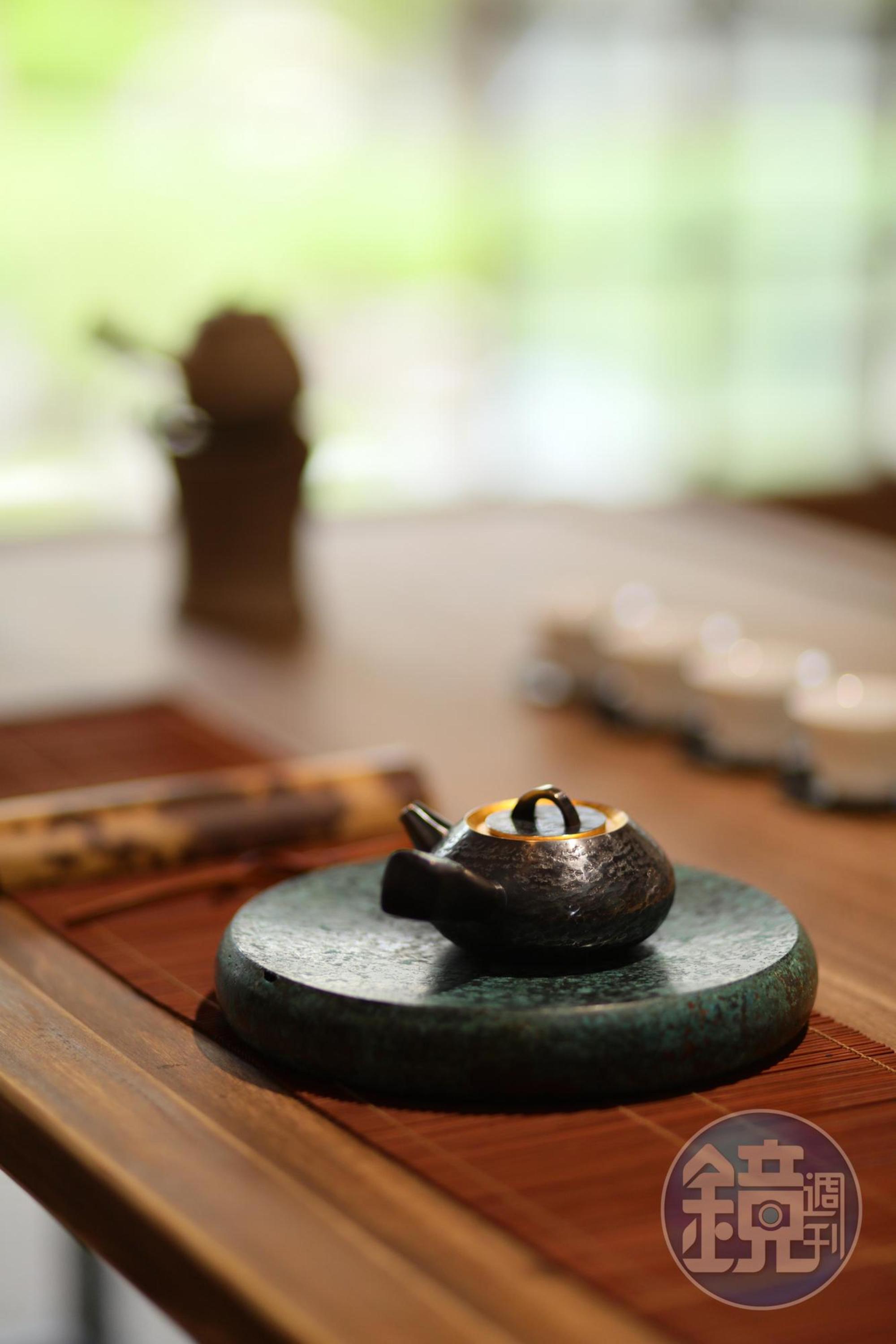 各種形制材質的茶壺,自有知音。