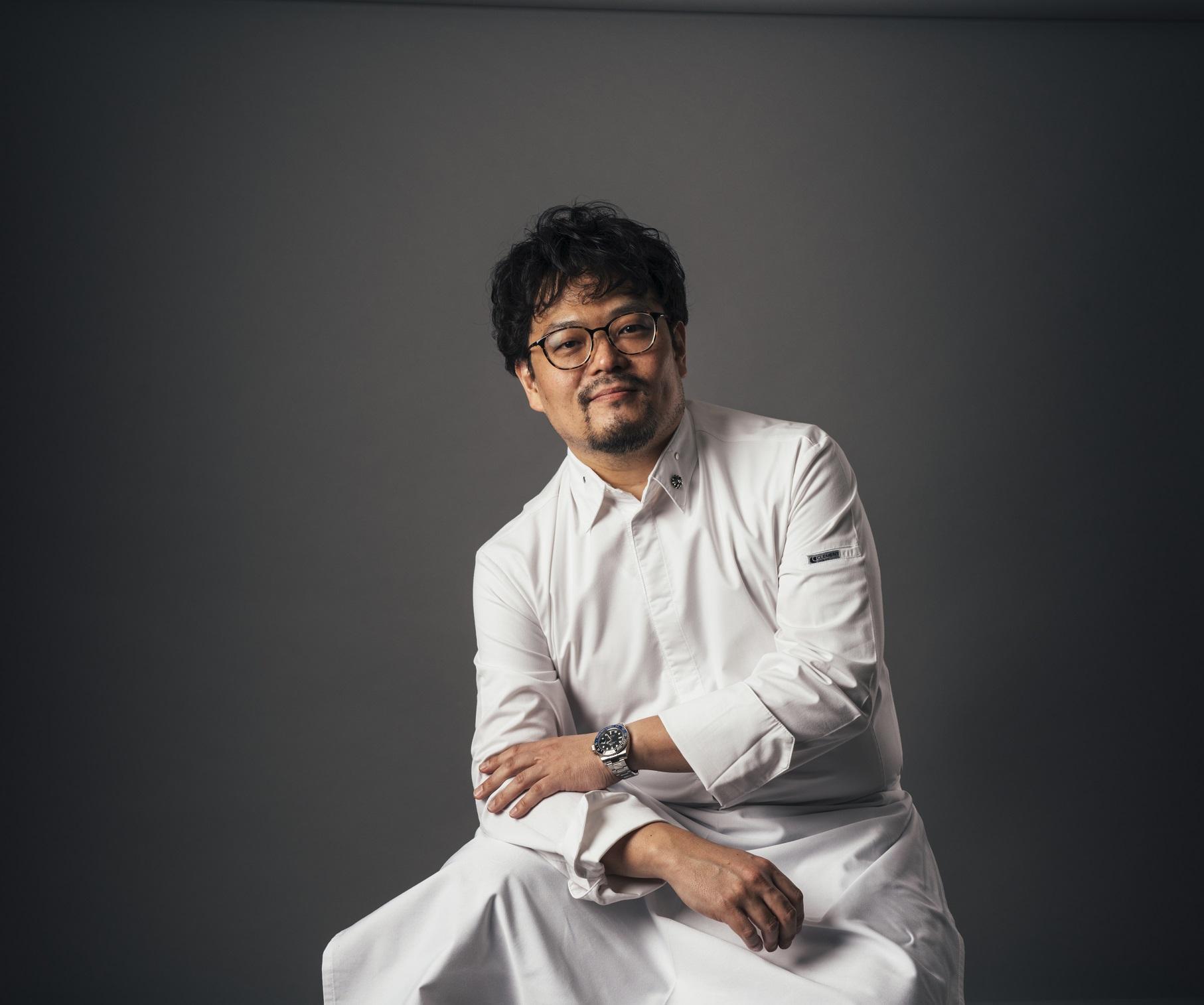 平塚牧人經常與米其林星級世界名廚合作，讓他的思維更跳脫一般甜點師的想法。（akeruE Dessert提供）