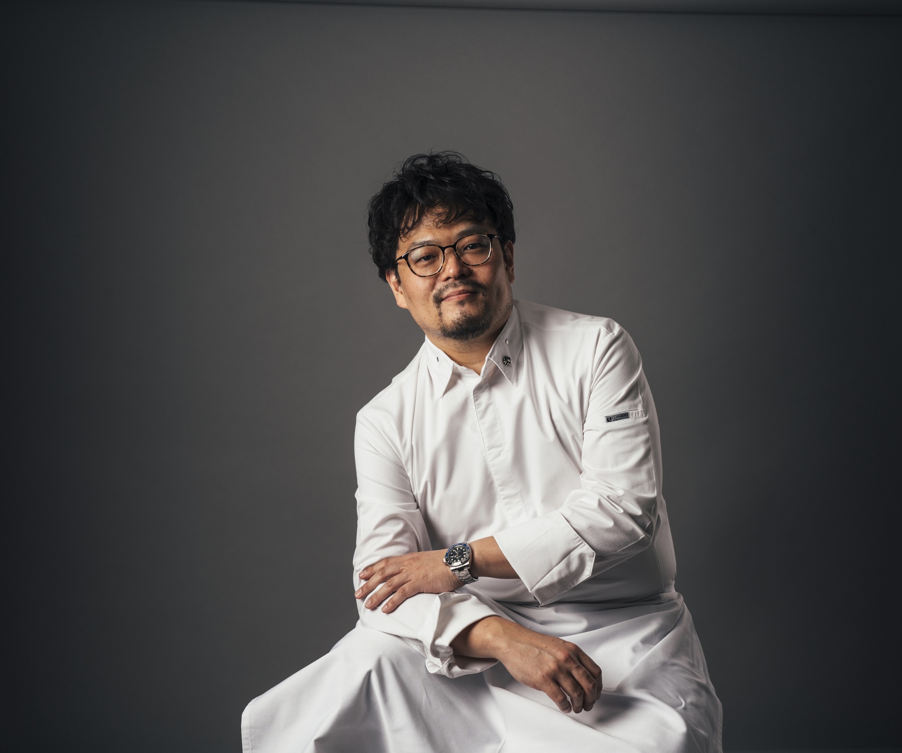 平塚牧人經常與米其林星級世界名廚合作,讓他的思維更跳脫一般甜點師的想法。(akeruE Dessert提供)