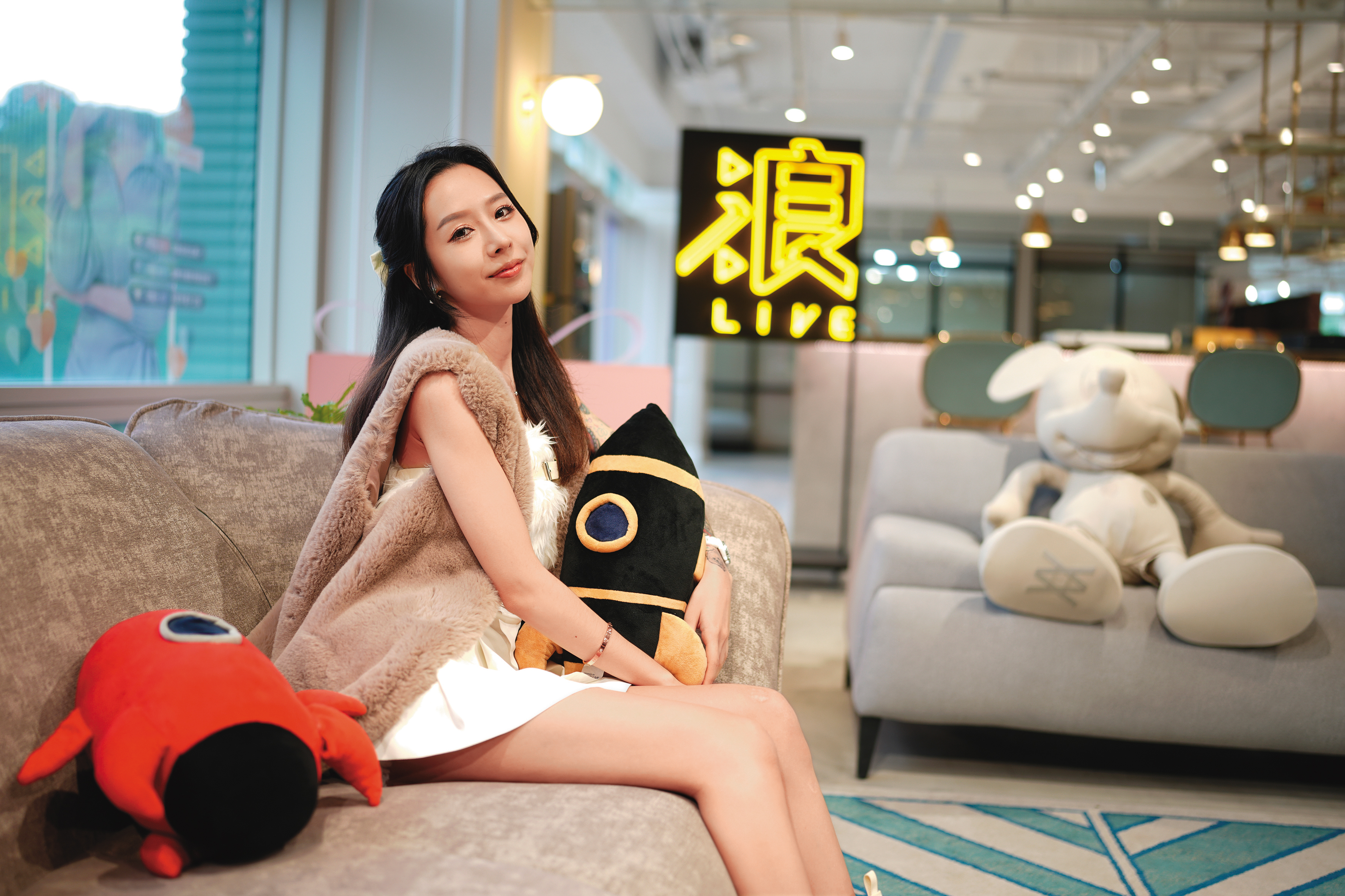 直播主密寶為了賺零用錢踏入直播，藉用心精進才藝虜獲大量粉絲。（浪LIVE提供）