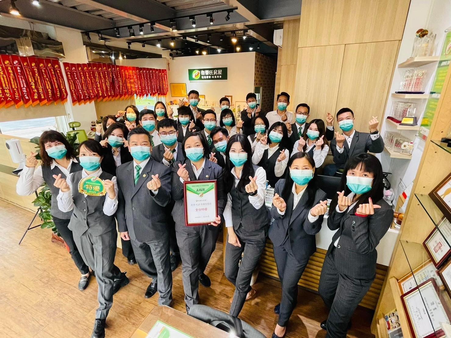 永慶集團強大的品牌力,讓李雯華店長能快速贏得客戶信任、締造佳績。