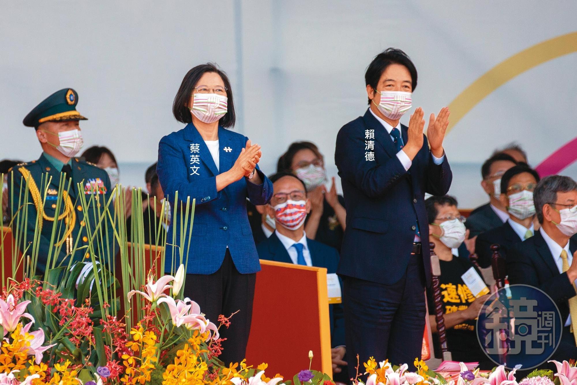 賴清德對黨員強調,他將延續蔡英文的「4個堅持」。圖為2021年國慶典禮。