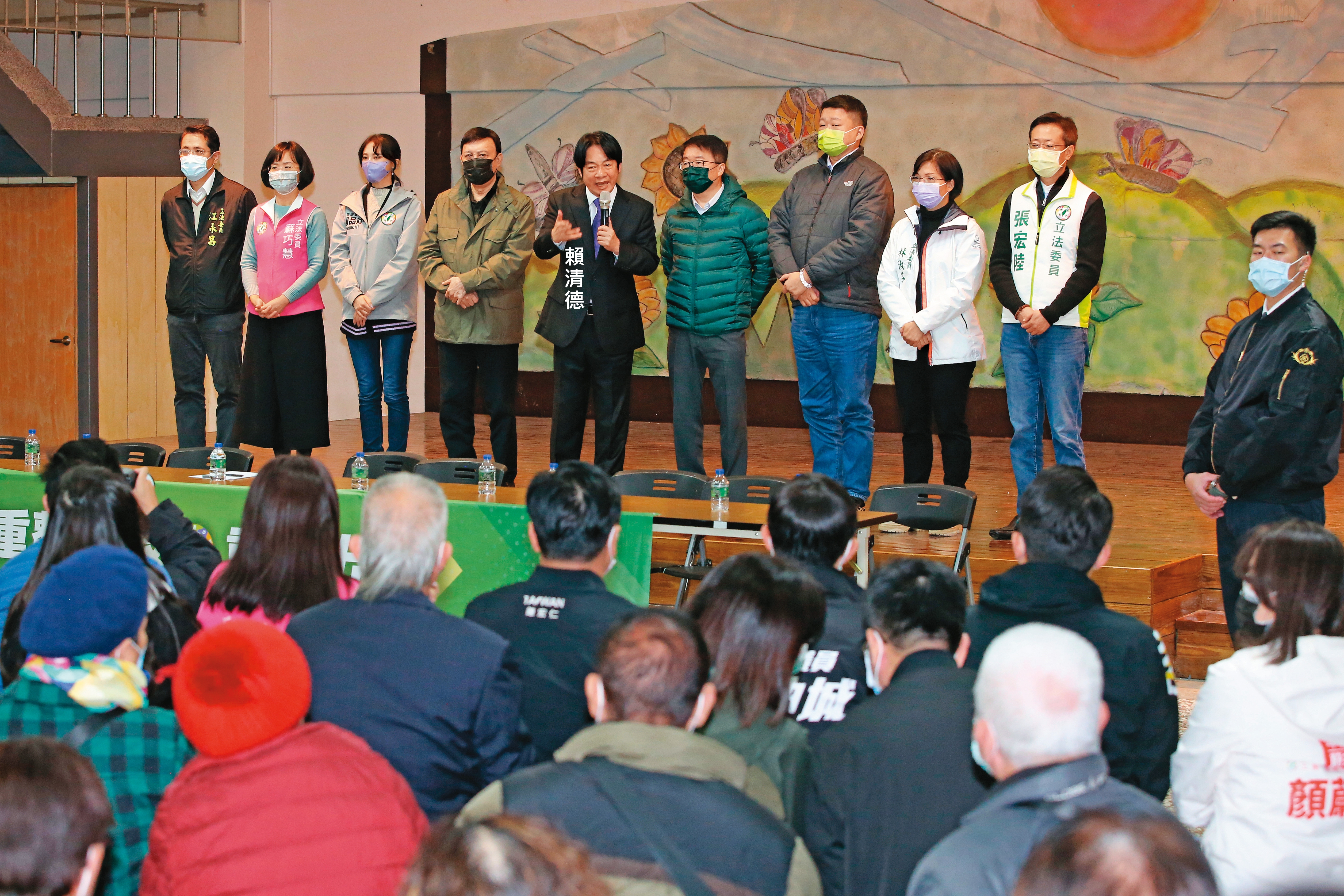 賴清德同額競選民進黨主席，上週起展開全台巡迴的黨員政見發表會。