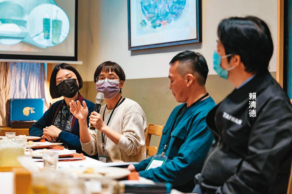 九合一選戰流失青年票讓黨內相當憂慮，賴清德也展開一系列青年座談傾聽年輕人心聲。（翻攝賴清德臉書）