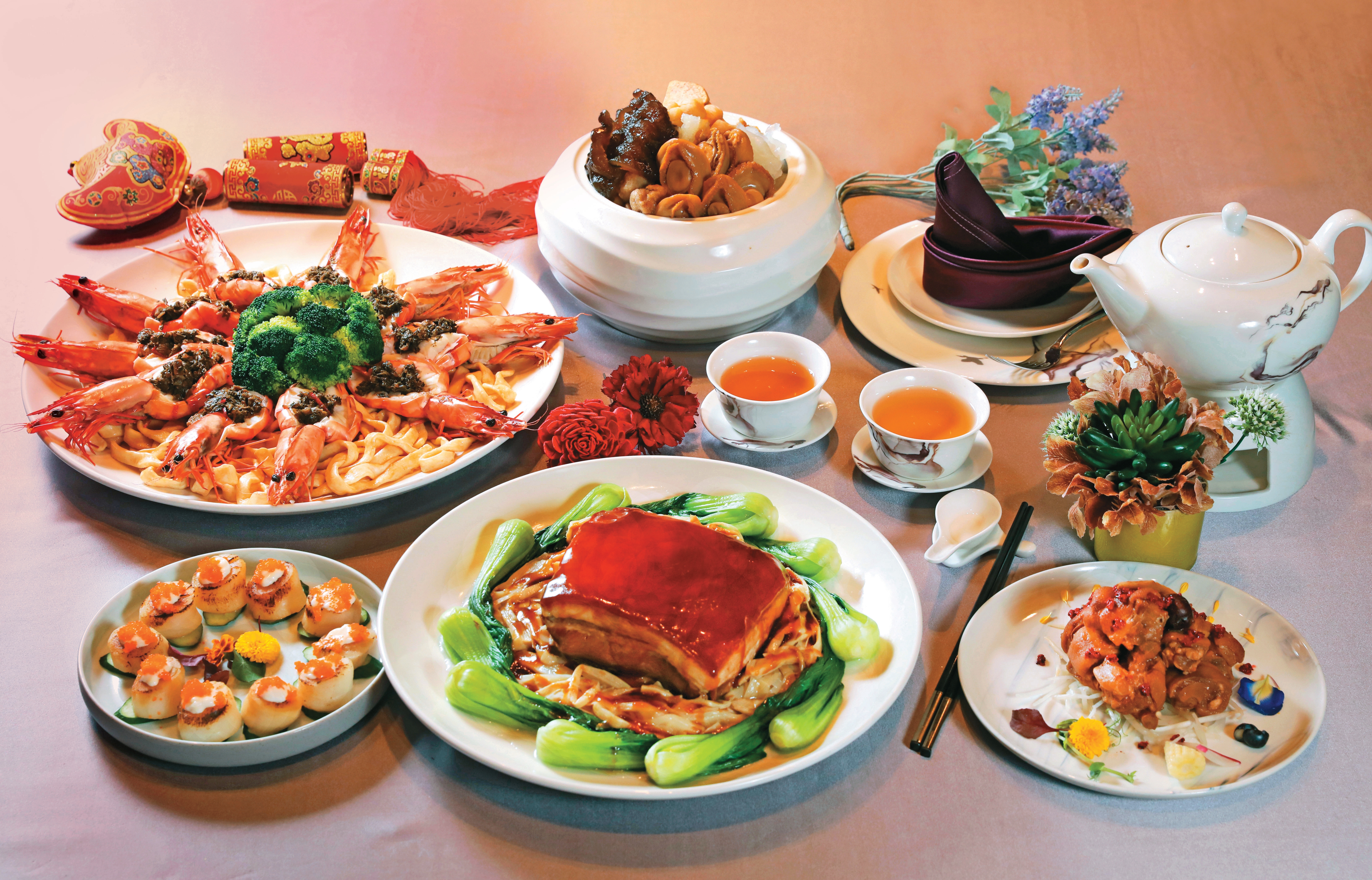 和逸飯店．桃園館首次推出客家團圓菜，期望以客家食材結合創意手法，吸引更多在地人前來品嚐。