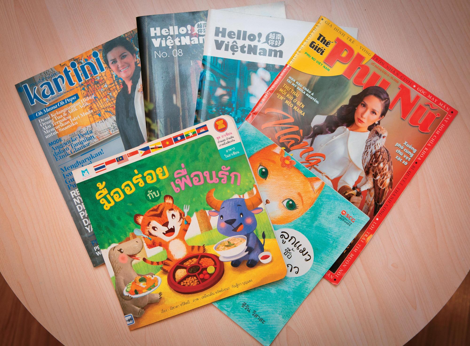 桃園市新住民文化會館內的親子室,引進多語系書籍與繪本,讓新二代從小接觸多元文化的環境。