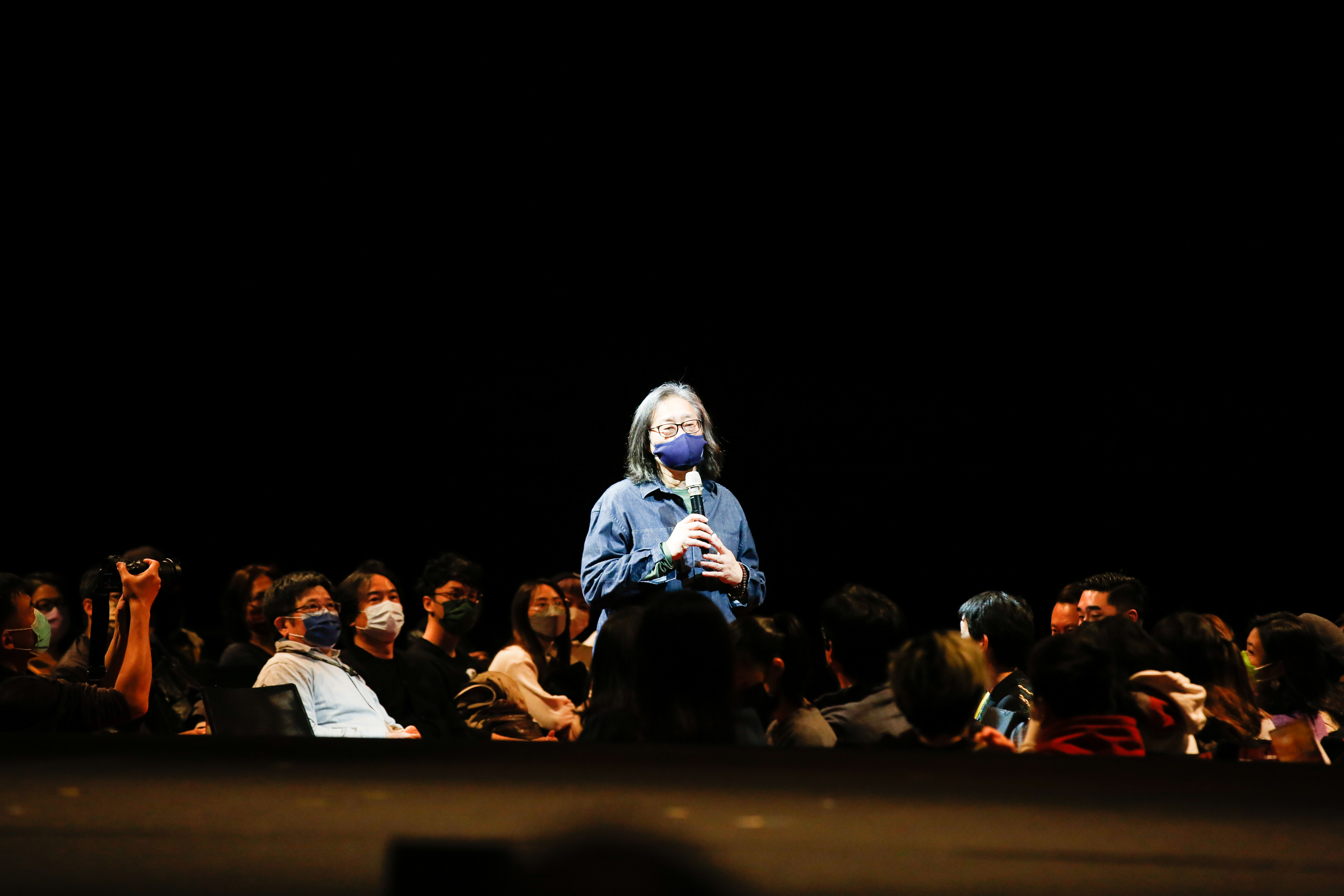 賴聲川（中）時隔17年再在台灣推出《如夢之夢》，並採用全台灣演員演出。